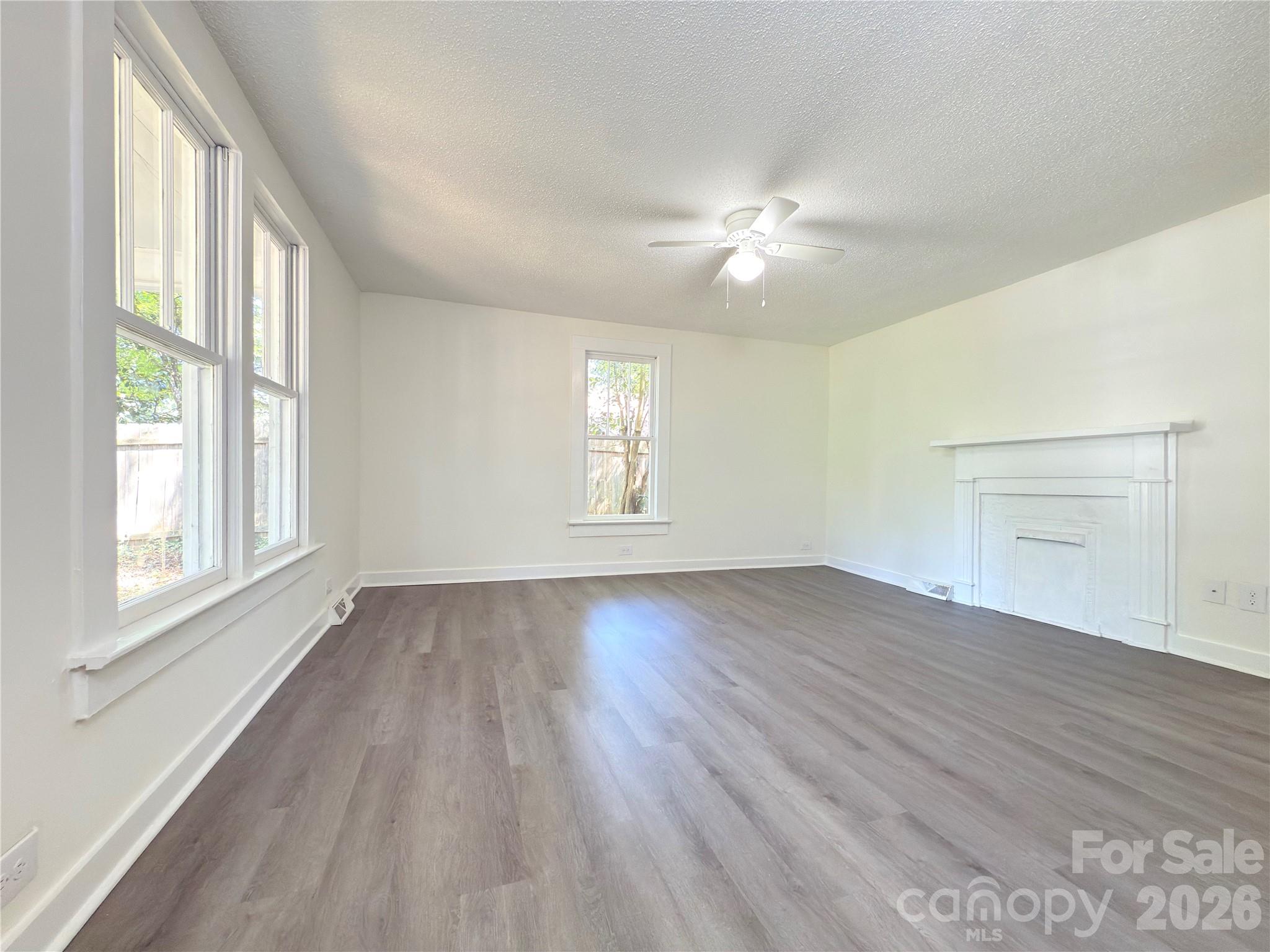 650 Harris Street Property Photo 3