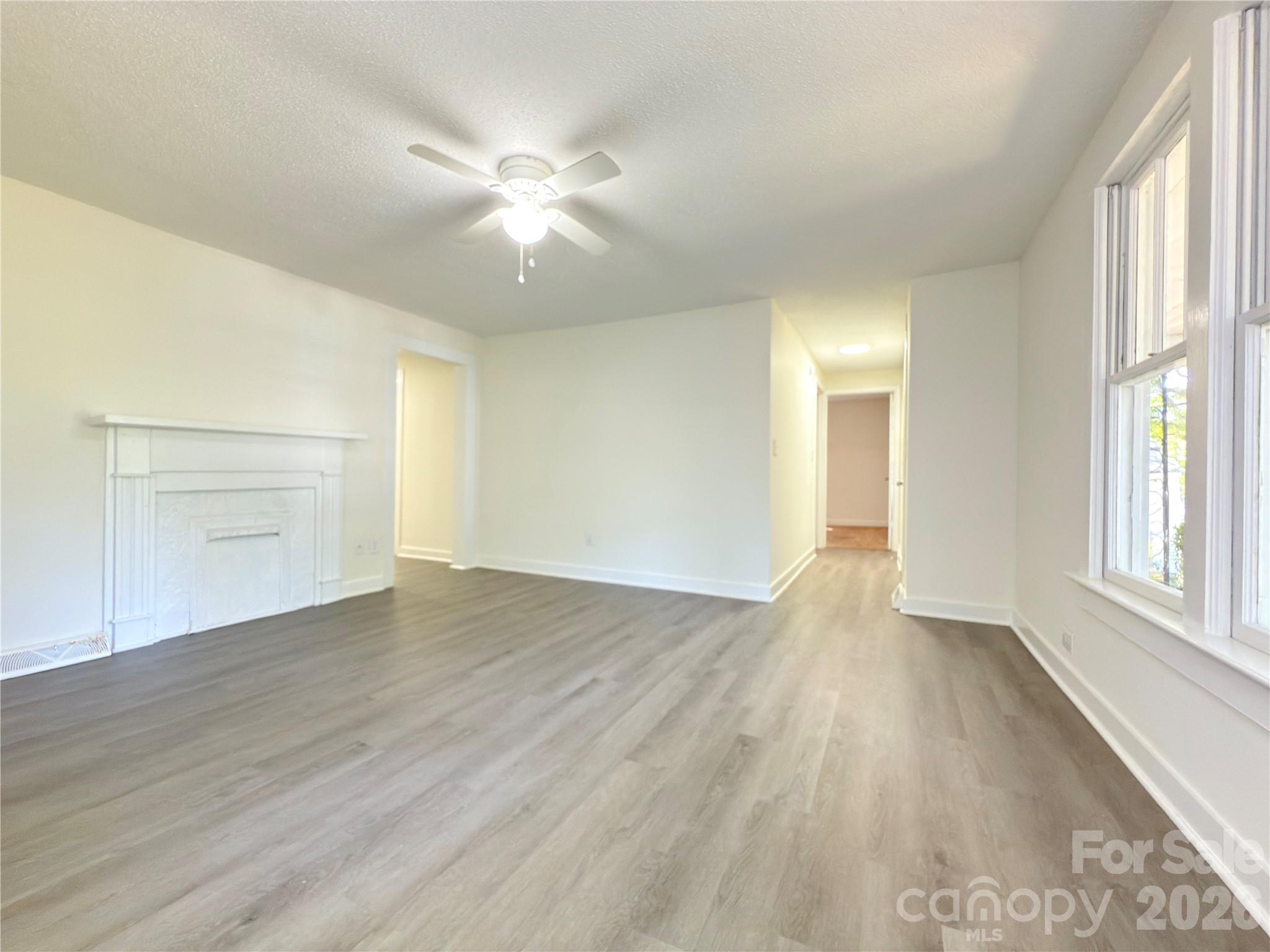 650 Harris Street Property Photo 4