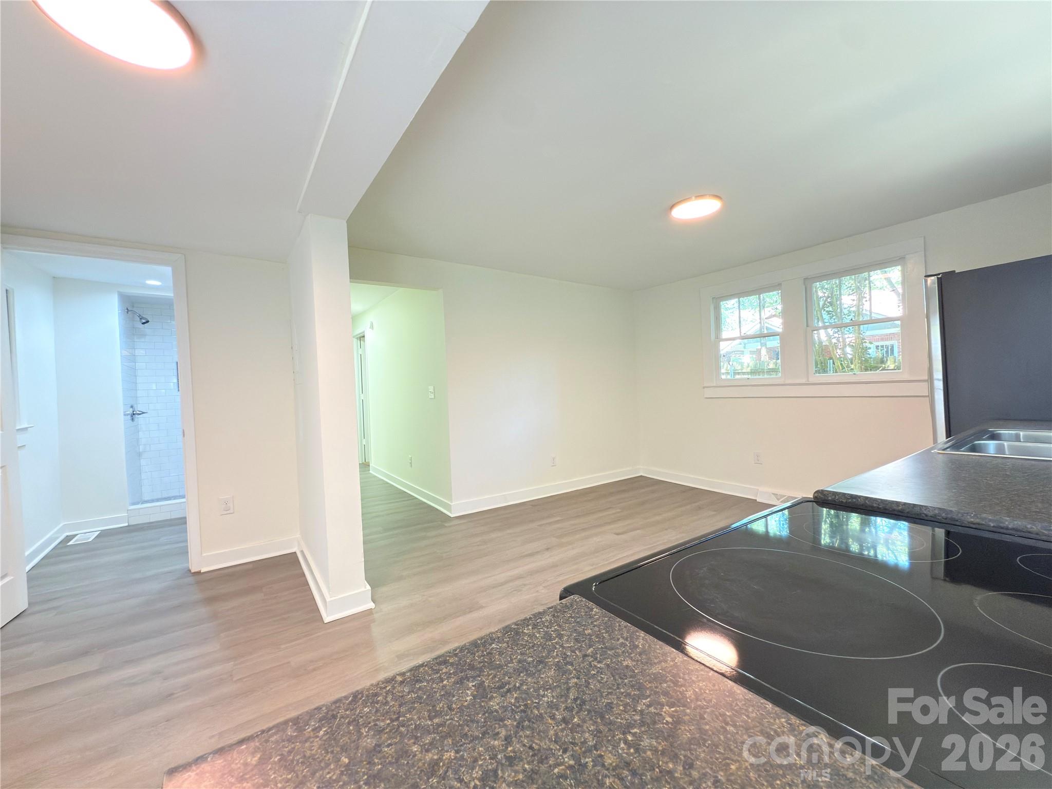 650 Harris Street Property Photo 9