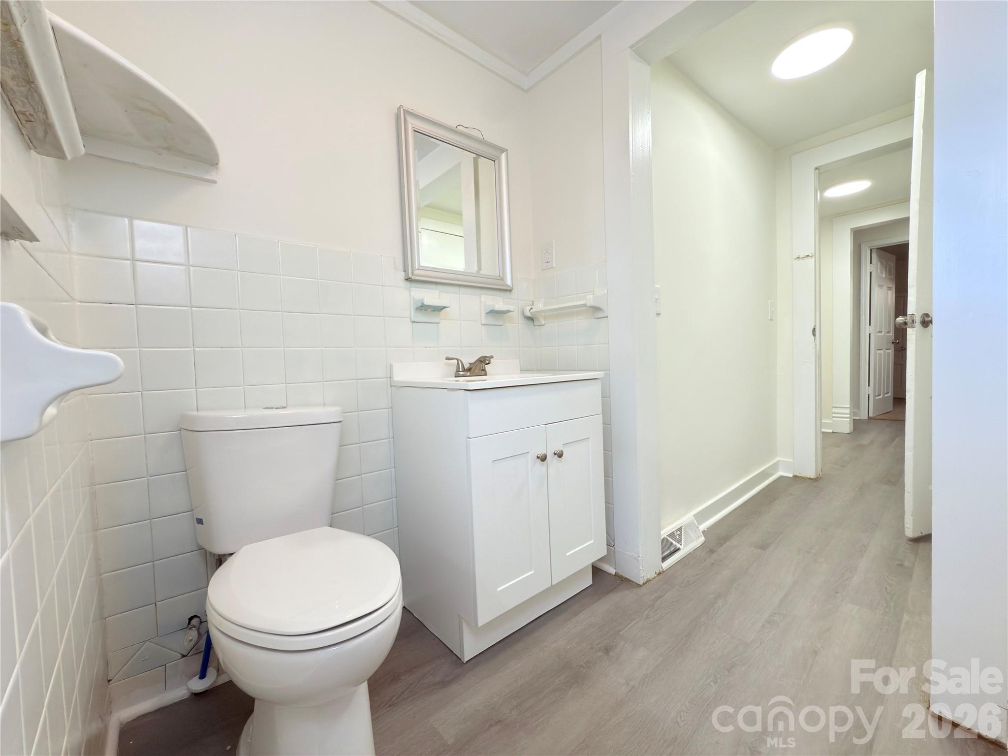 650 Harris Street Property Photo 13