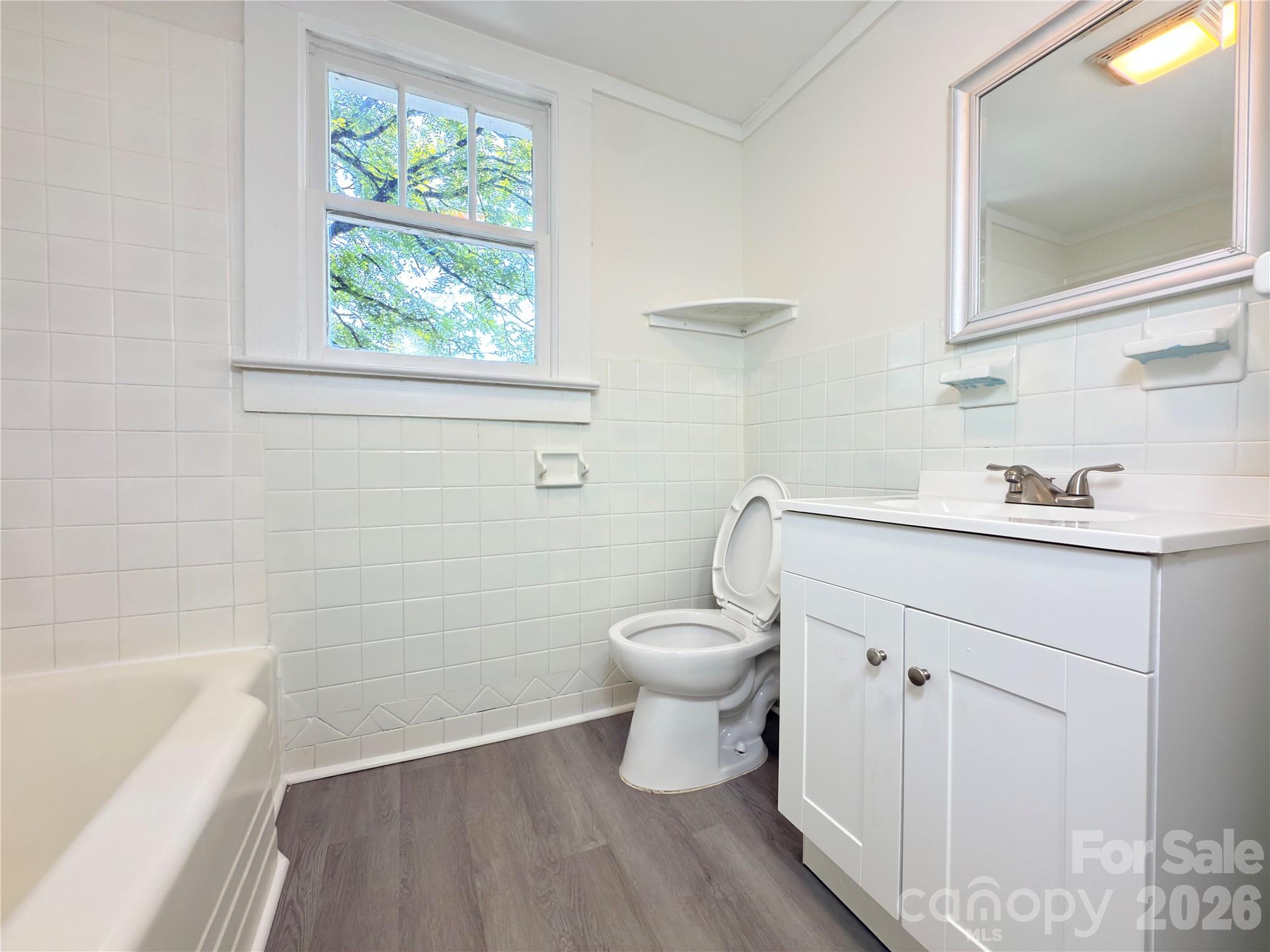650 Harris Street Property Photo 15