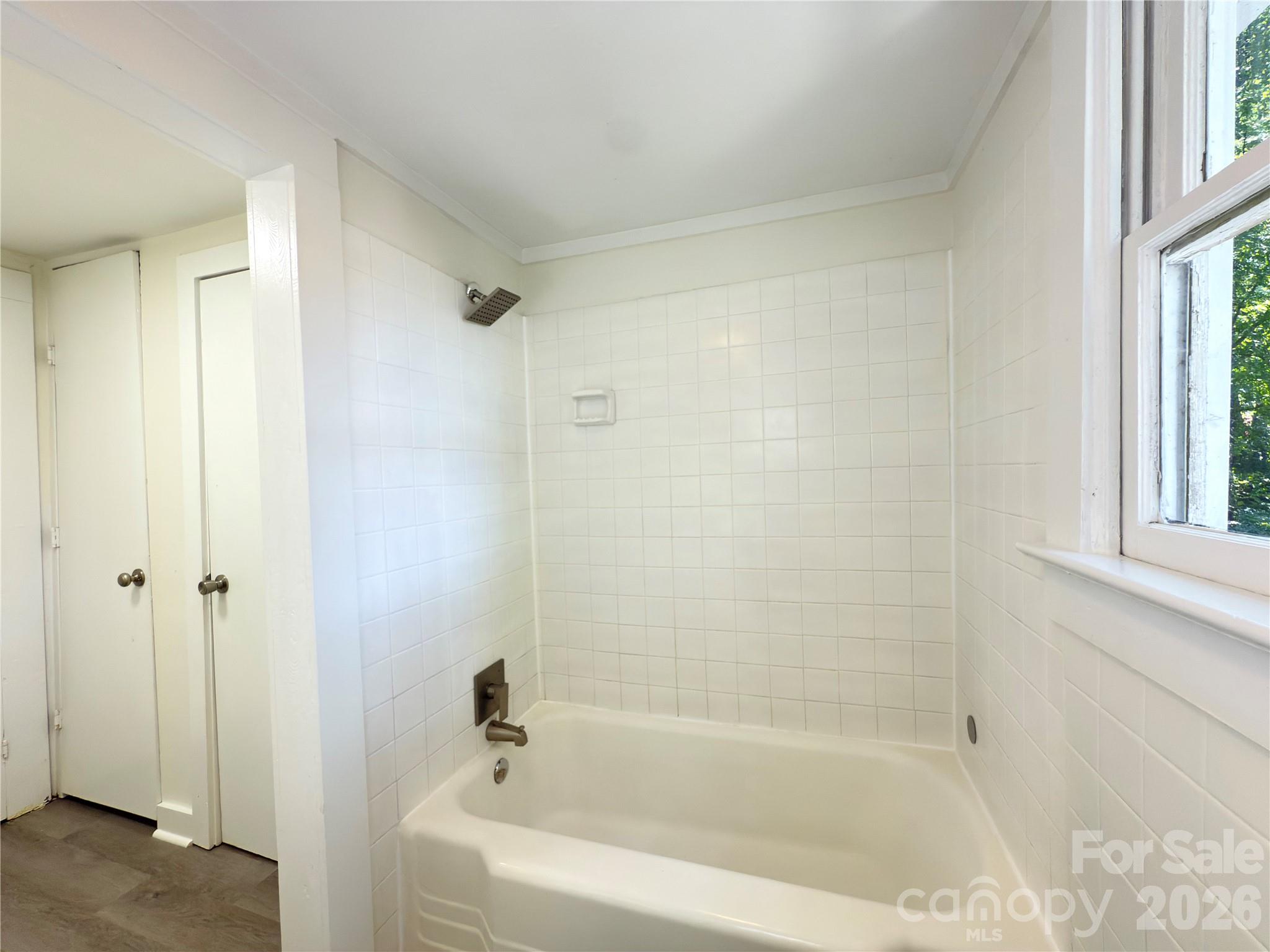 650 Harris Street Property Photo 16