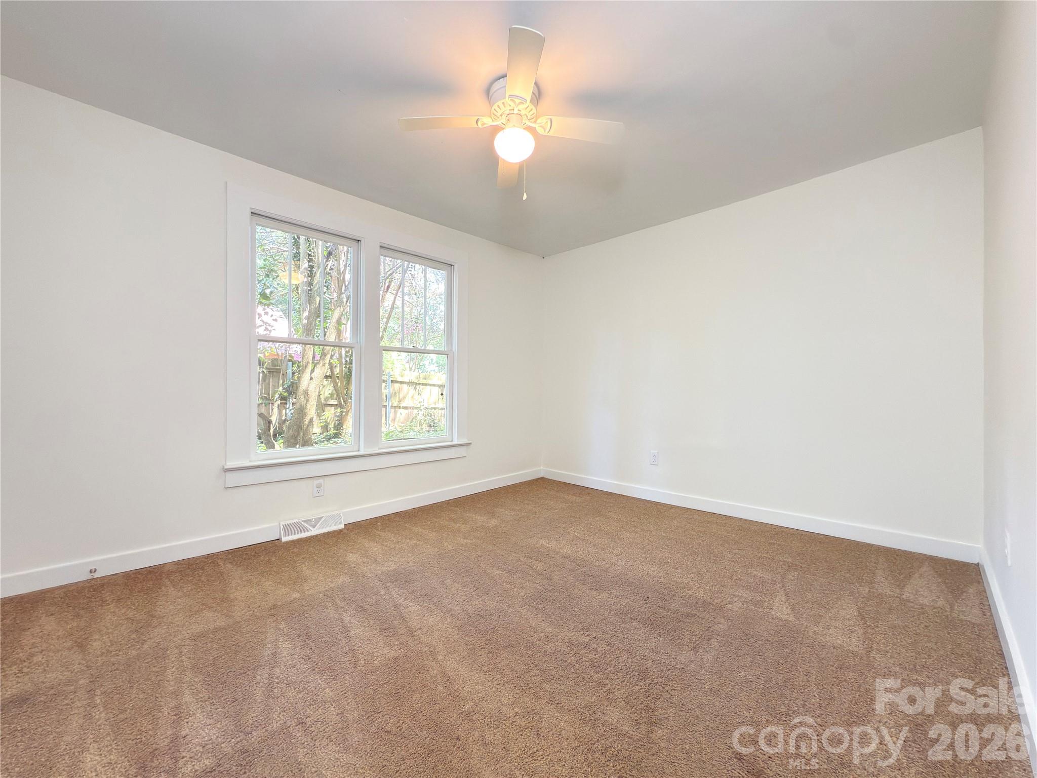 650 Harris Street Property Photo 18