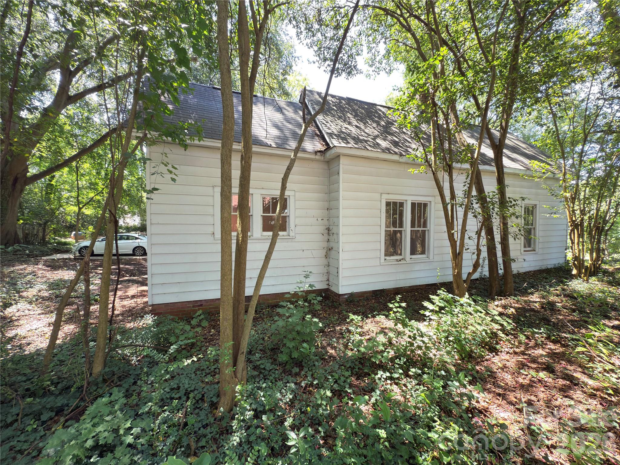 650 Harris Street Property Photo 26