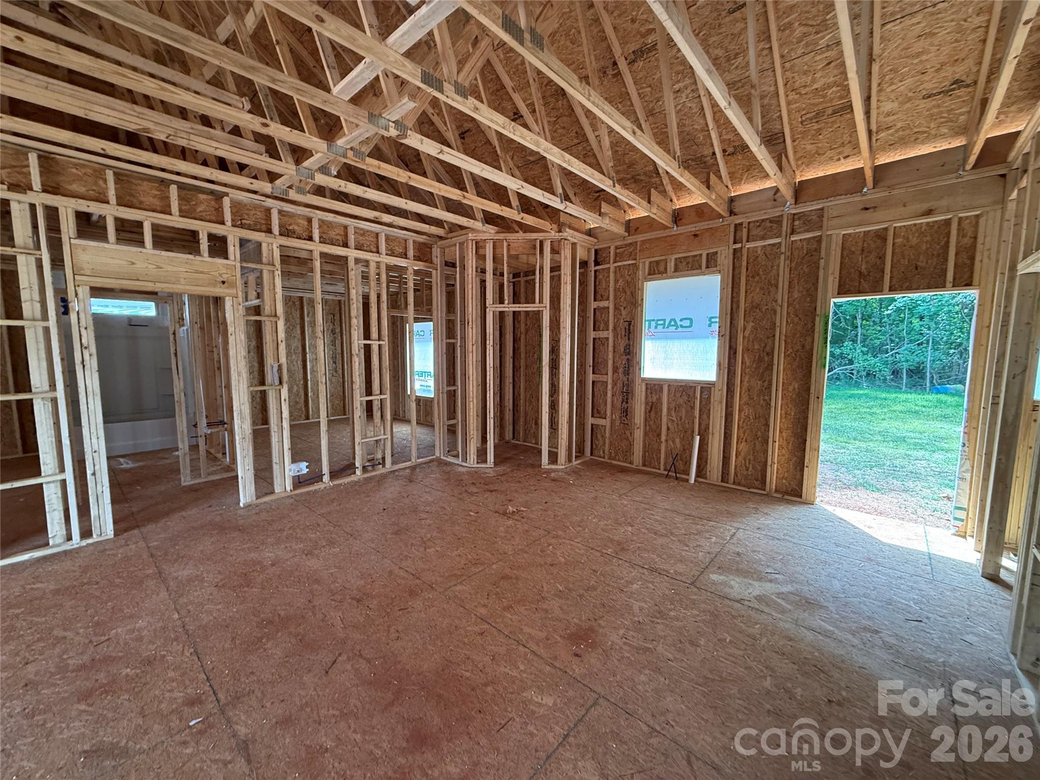 810 Mountain Crest Drive Property Photo 4
