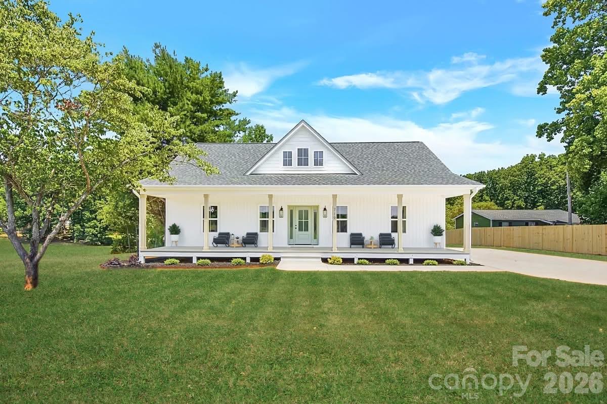 810 Mountain Crest Drive Property Photo 6