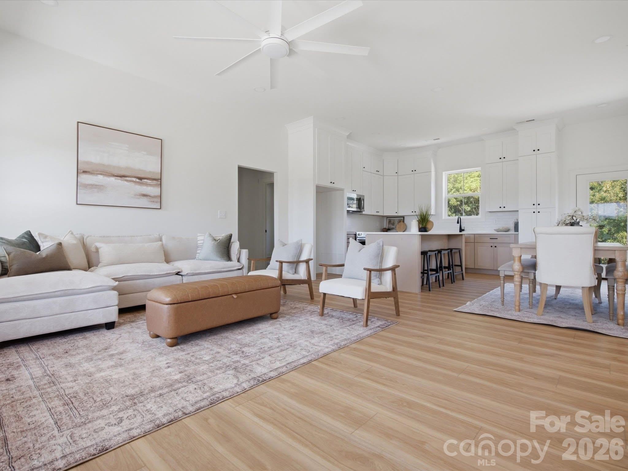 810 Mountain Crest Drive Property Photo 10