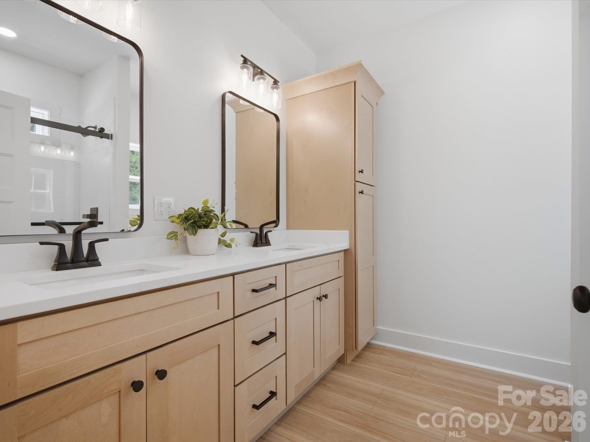810 Mountain Crest Drive Property Photo 13
