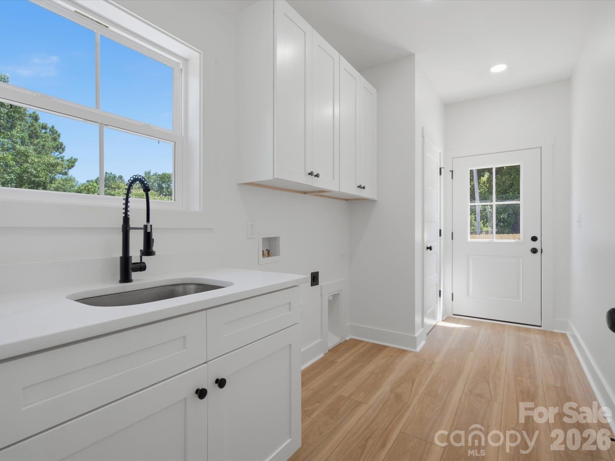 810 Mountain Crest Drive Property Photo 15