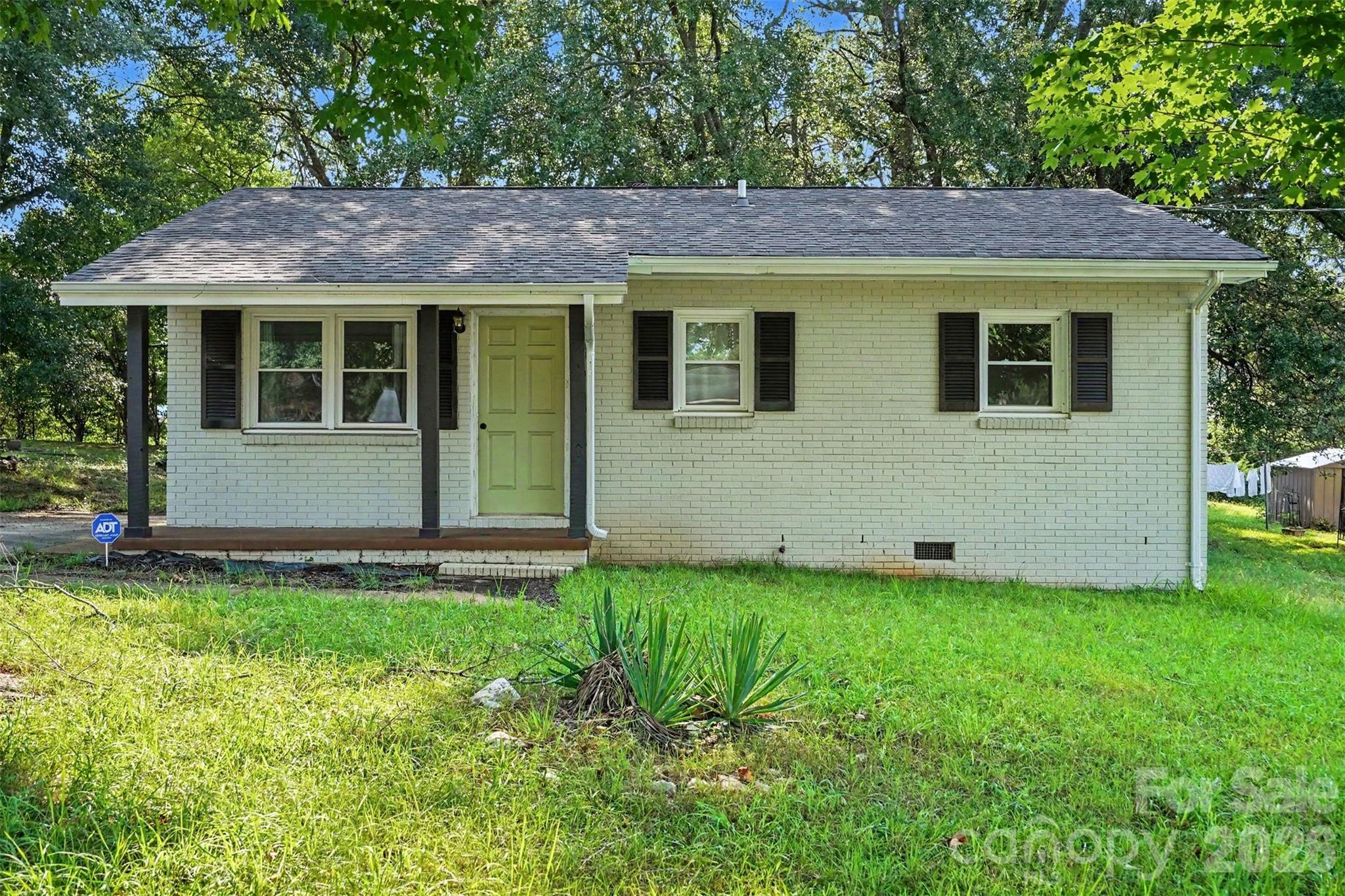 1328 Newton Street Property Photo 6