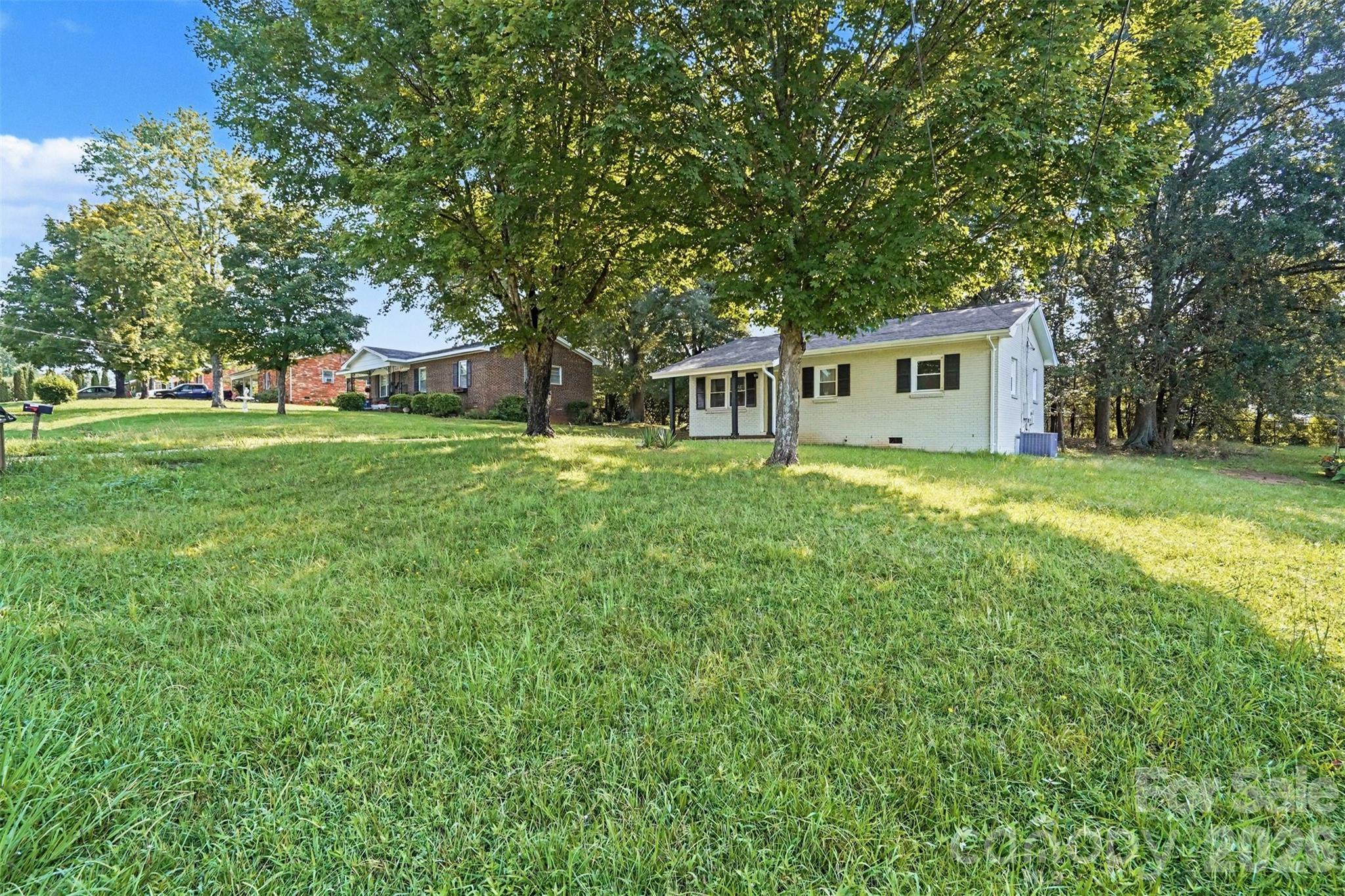 1328 Newton Street Property Photo 33