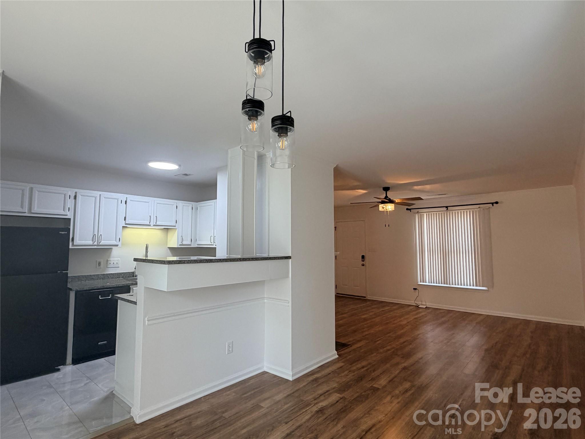5917 Crape Myrtle Lane Property Photo 3