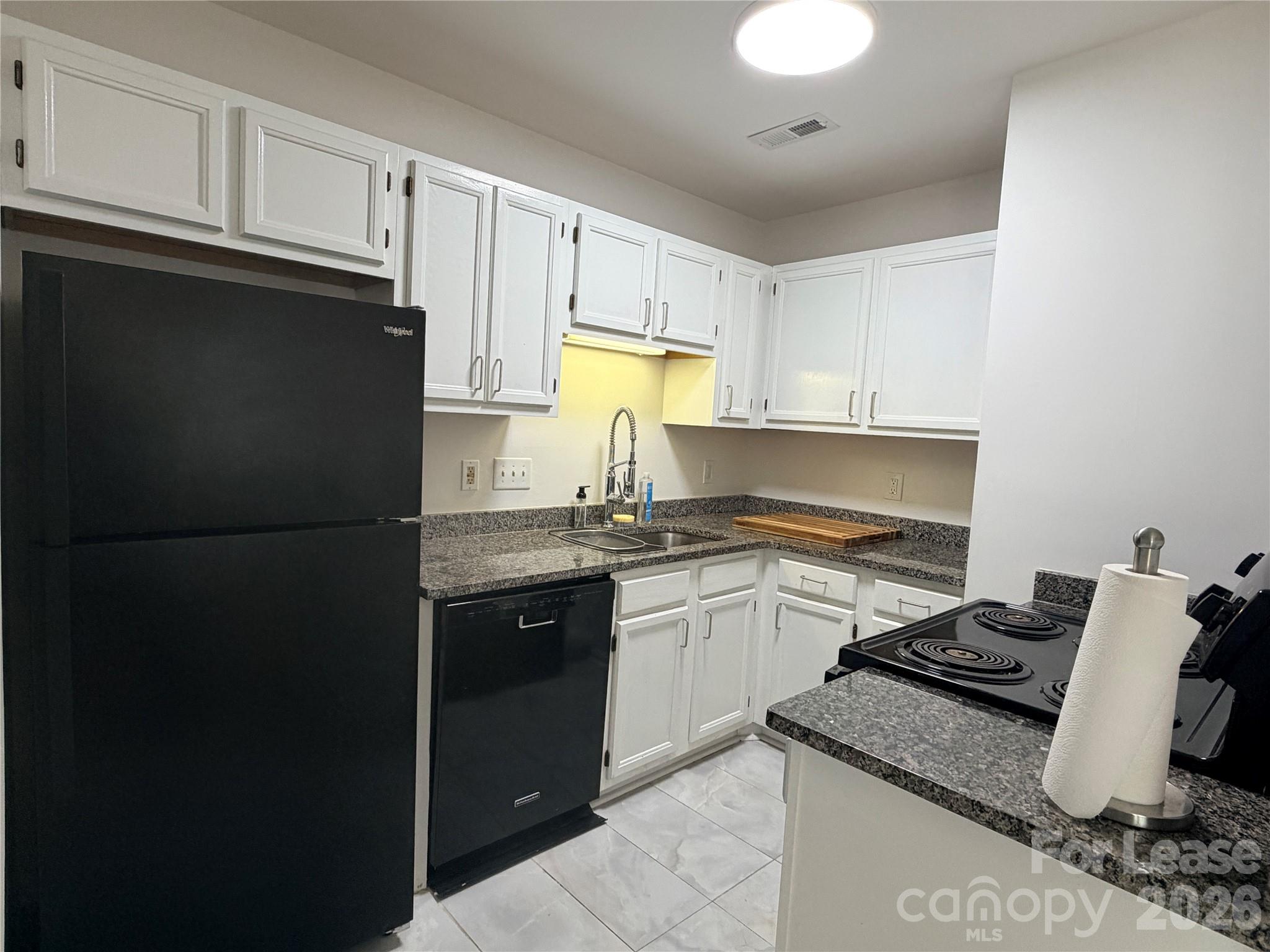 5917 Crape Myrtle Lane Property Photo 4