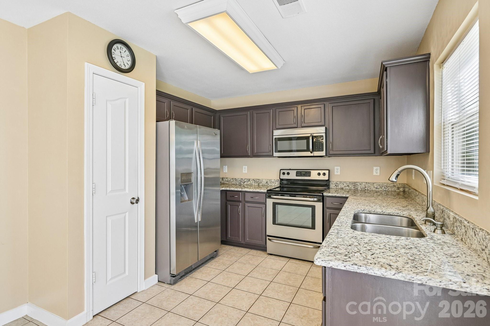 112 Nevis Lane Property Photo 6