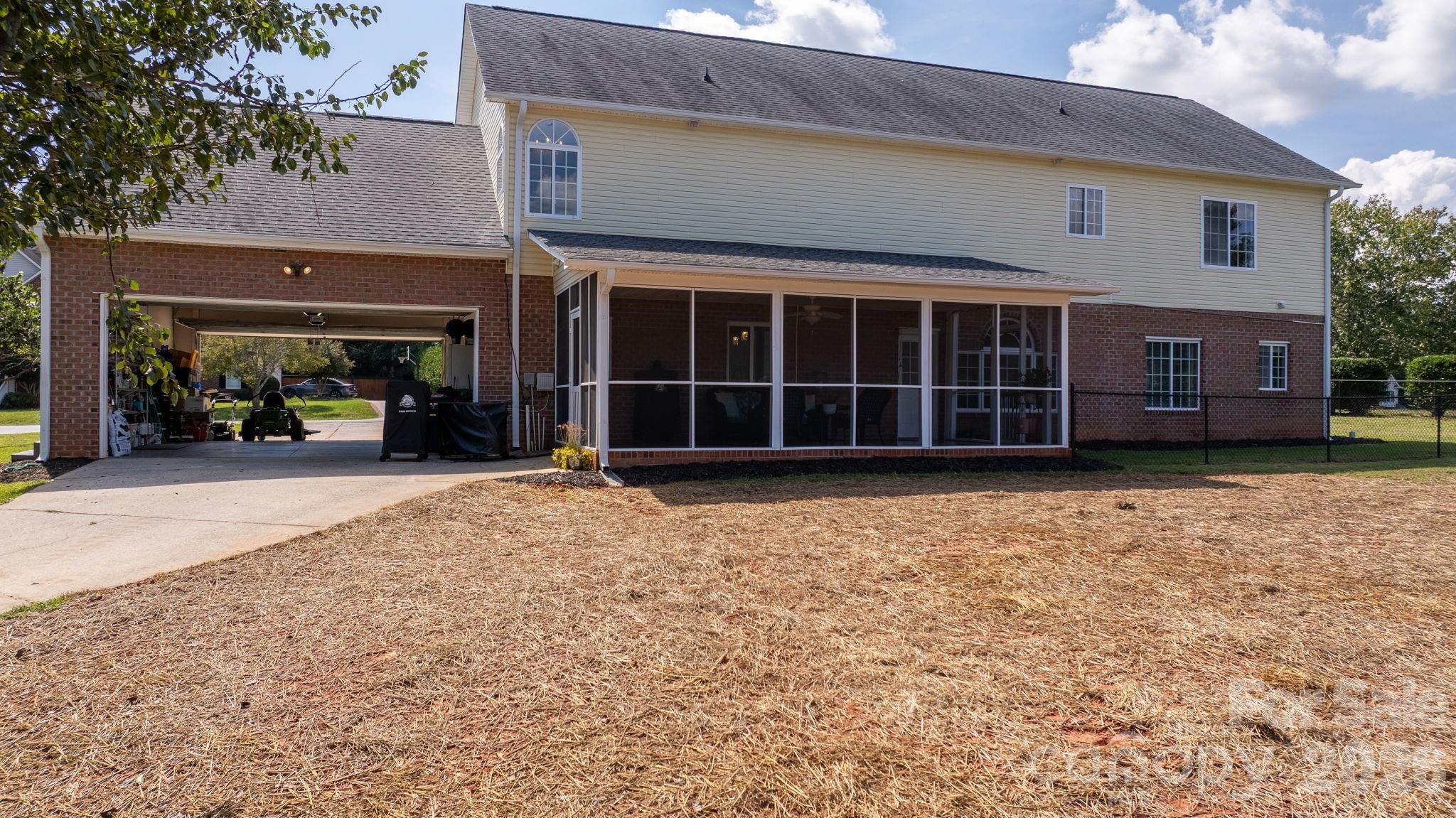 1360 Sweet Briar Lane Property Photo 38