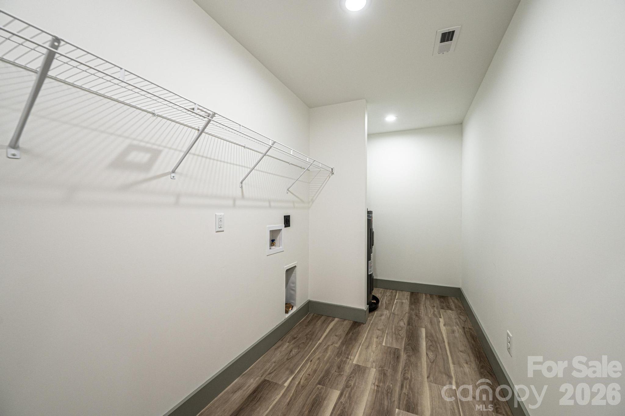 2945 Link Drive Property Photo 7