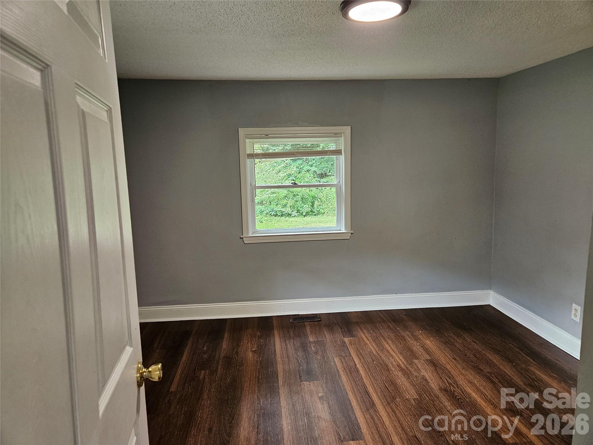3010 Capitol Drive Property Photo 6
