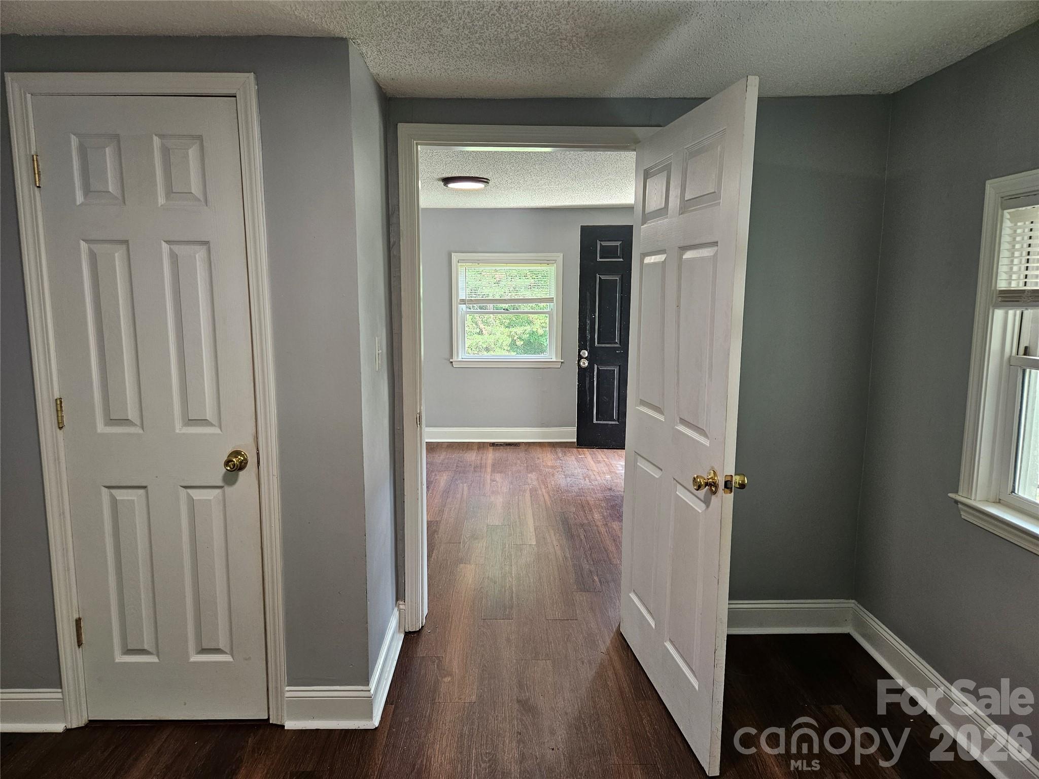 3010 Capitol Drive Property Photo 10