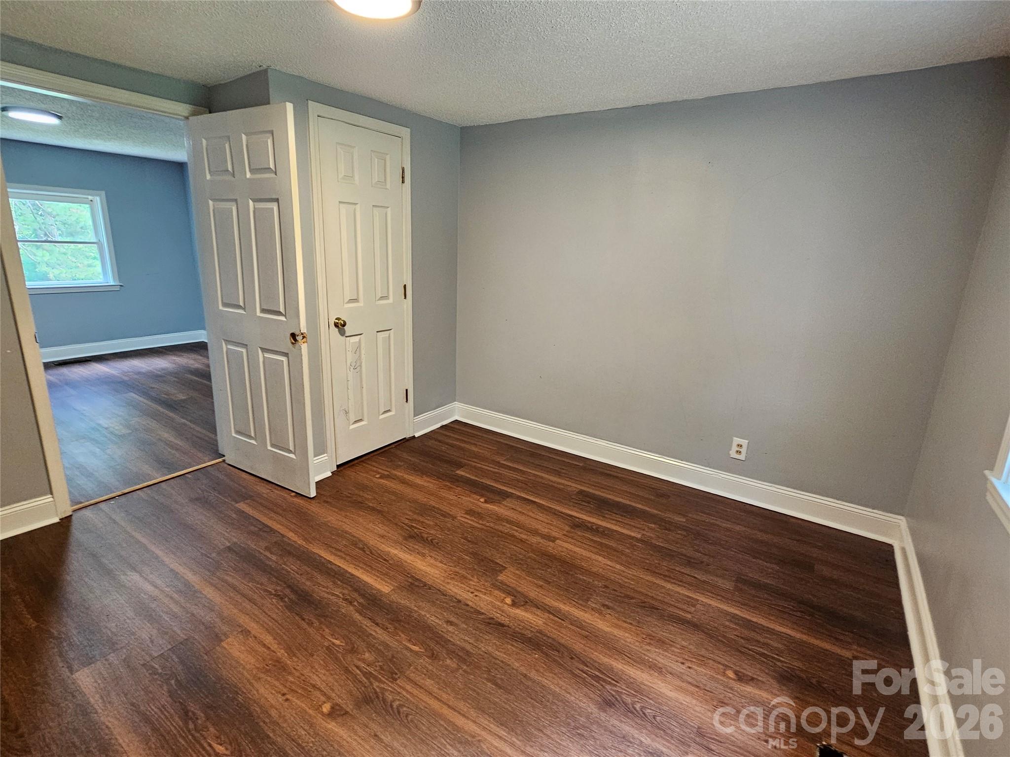 3010 Capitol Drive Property Photo 15