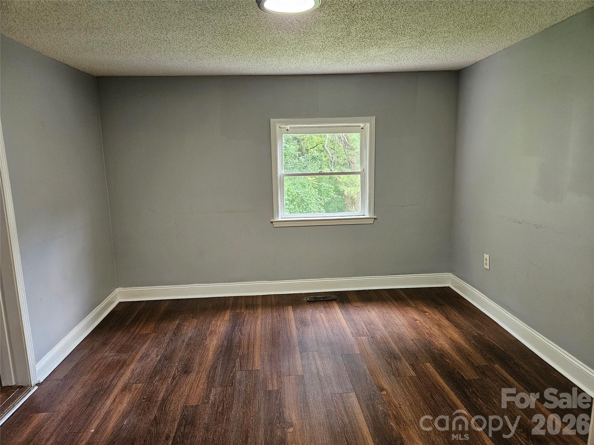 3010 Capitol Drive Property Photo 17