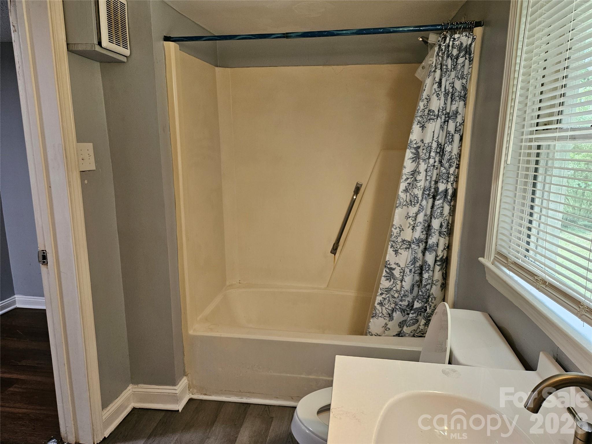 3010 Capitol Drive Property Photo 24