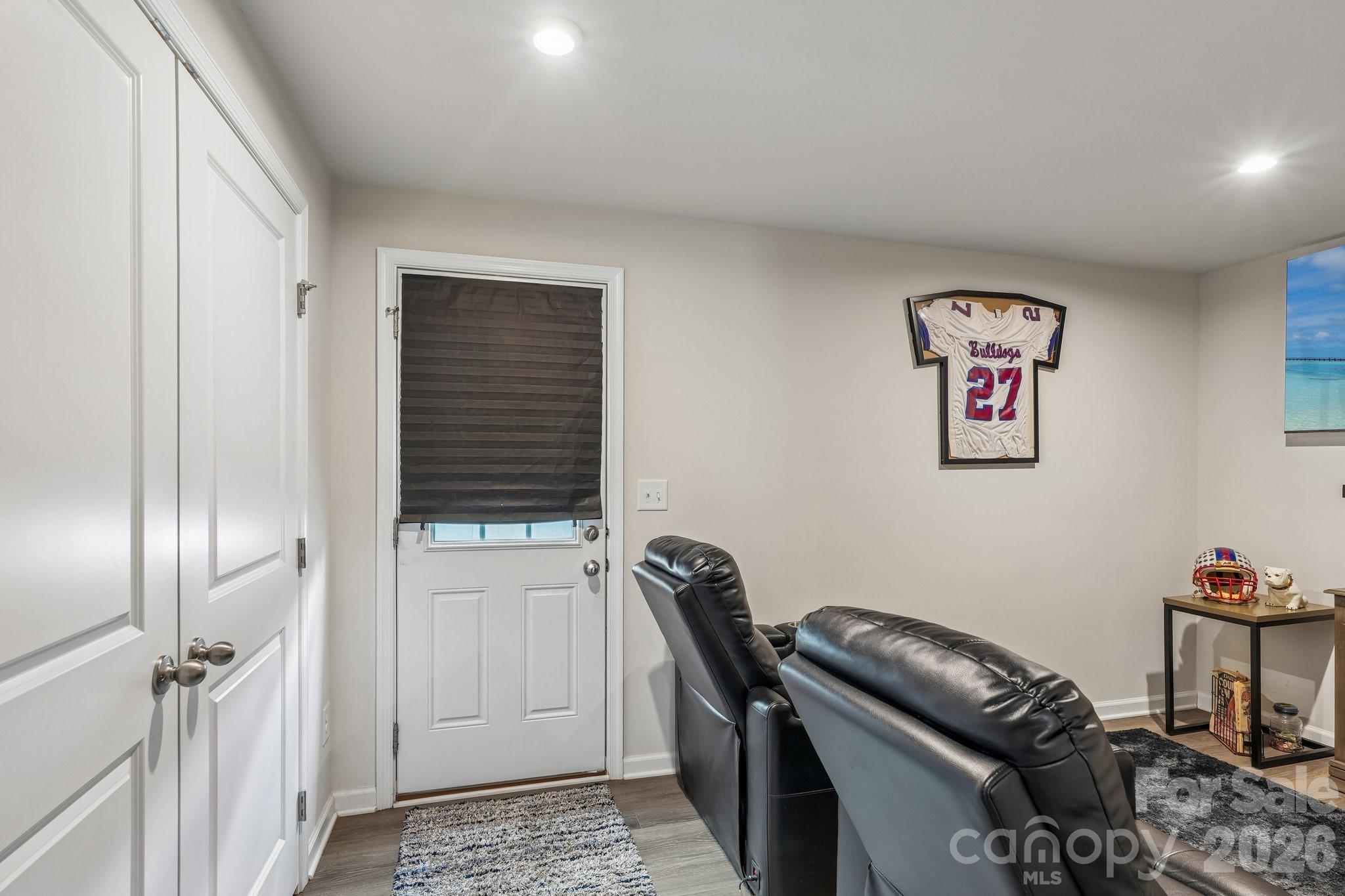 2041 Langer Street Property Photo 8