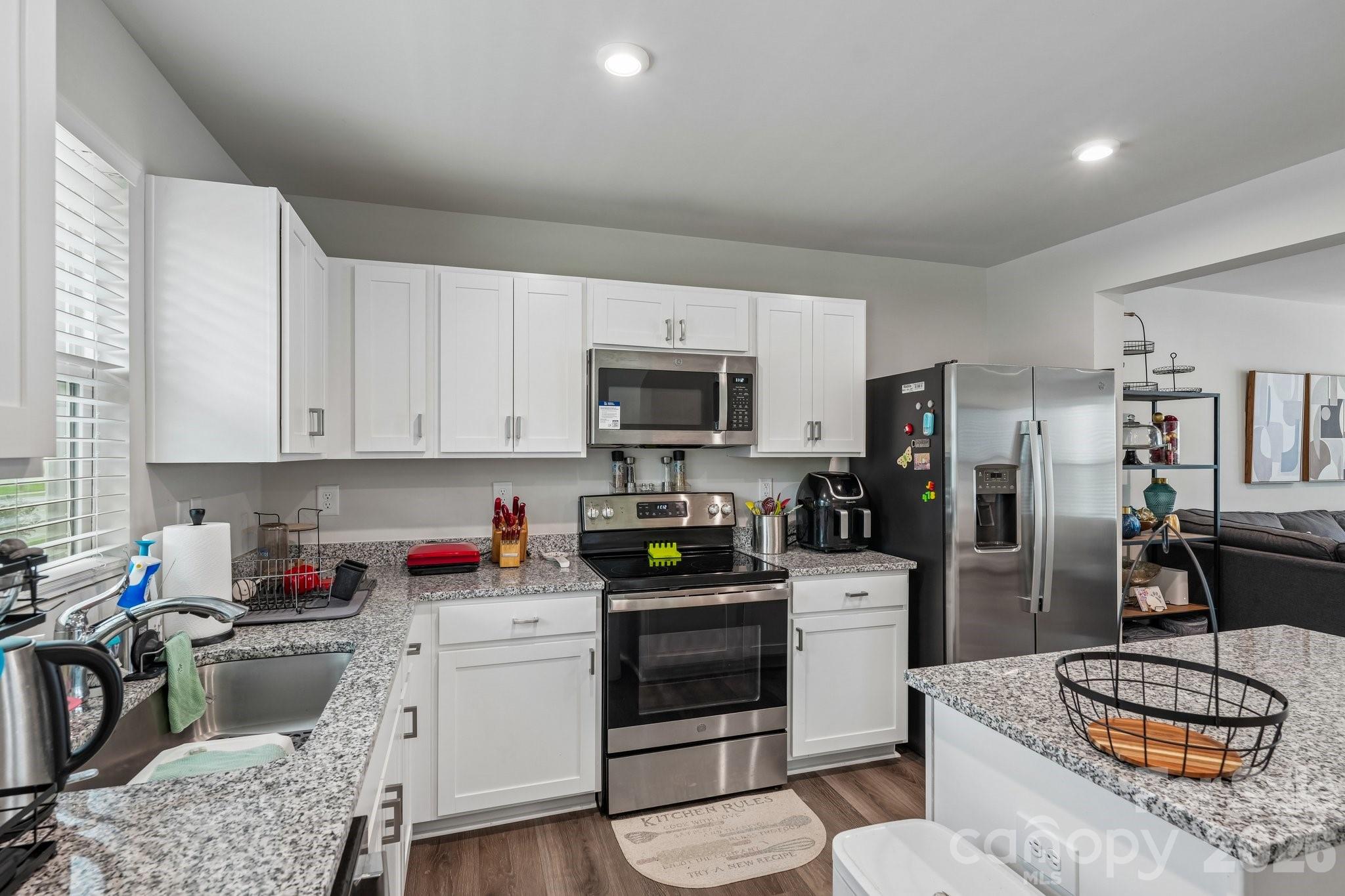 2041 Langer Street Property Photo 9