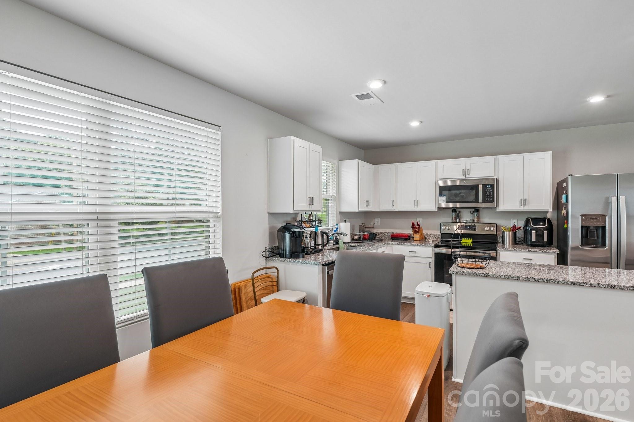 2041 Langer Street Property Photo 14