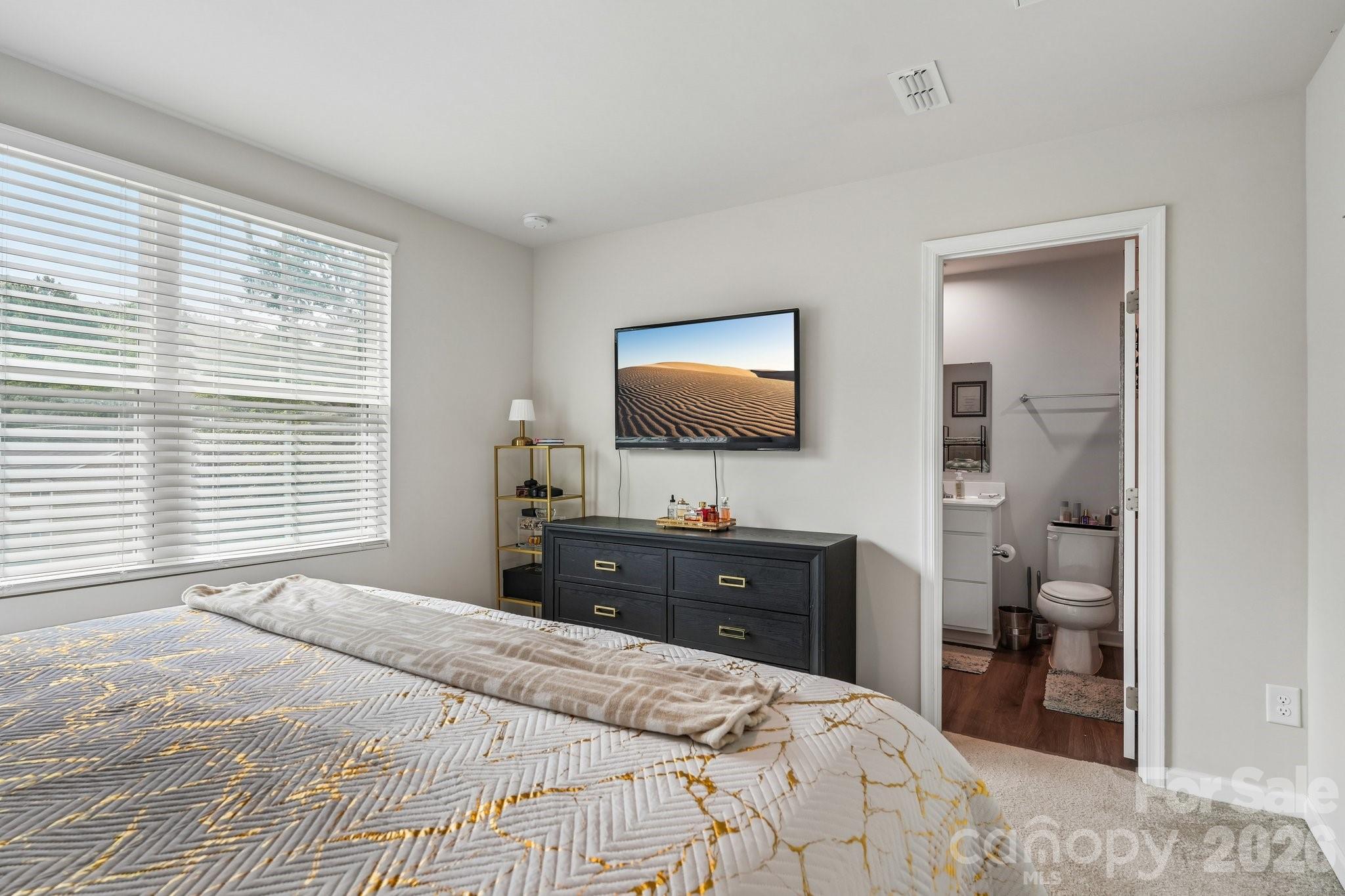 2041 Langer Street Property Photo 23