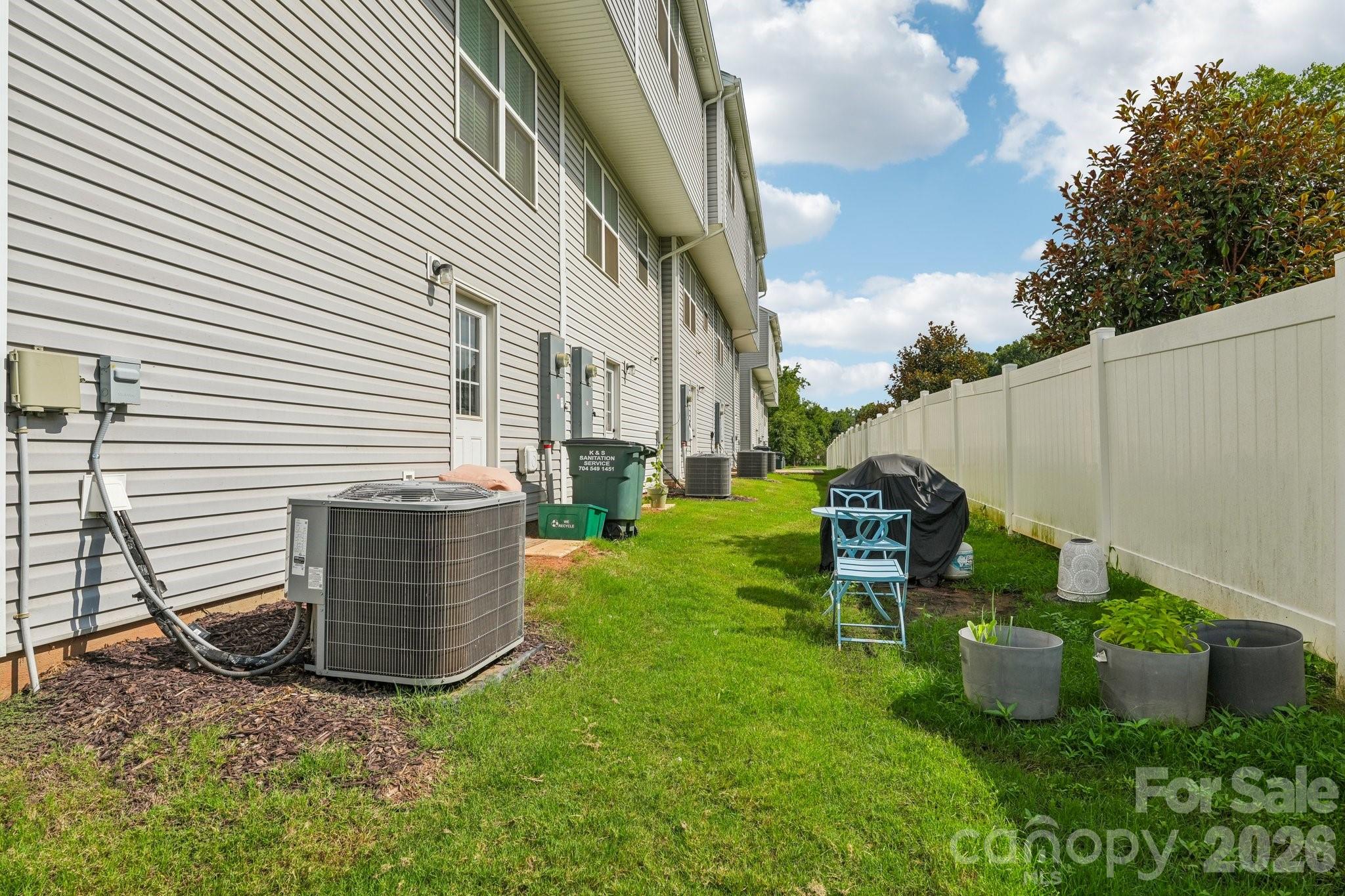 2041 Langer Street Property Photo 40