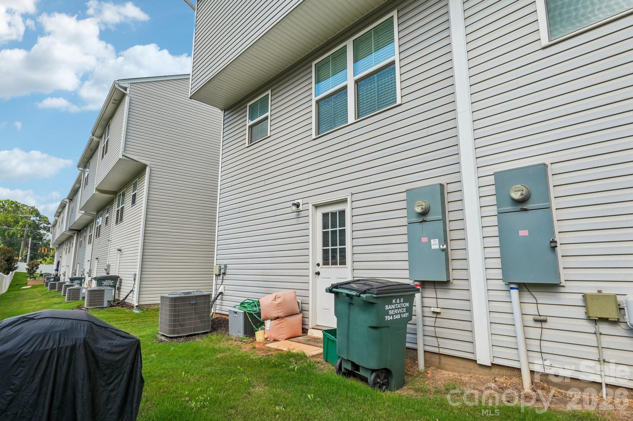 2041 Langer Street Property Photo 41