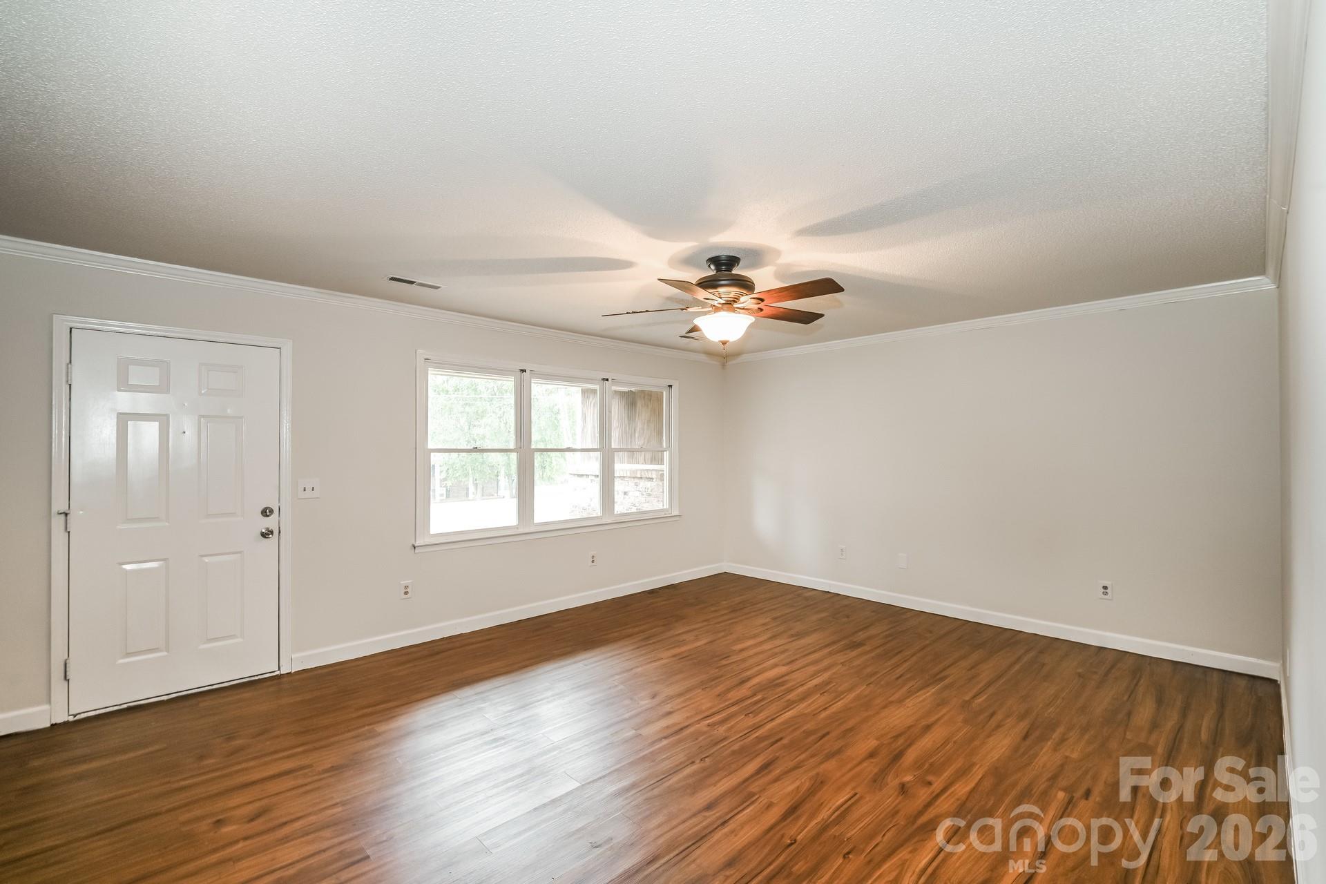 320 Aqua Drive Property Photo 3
