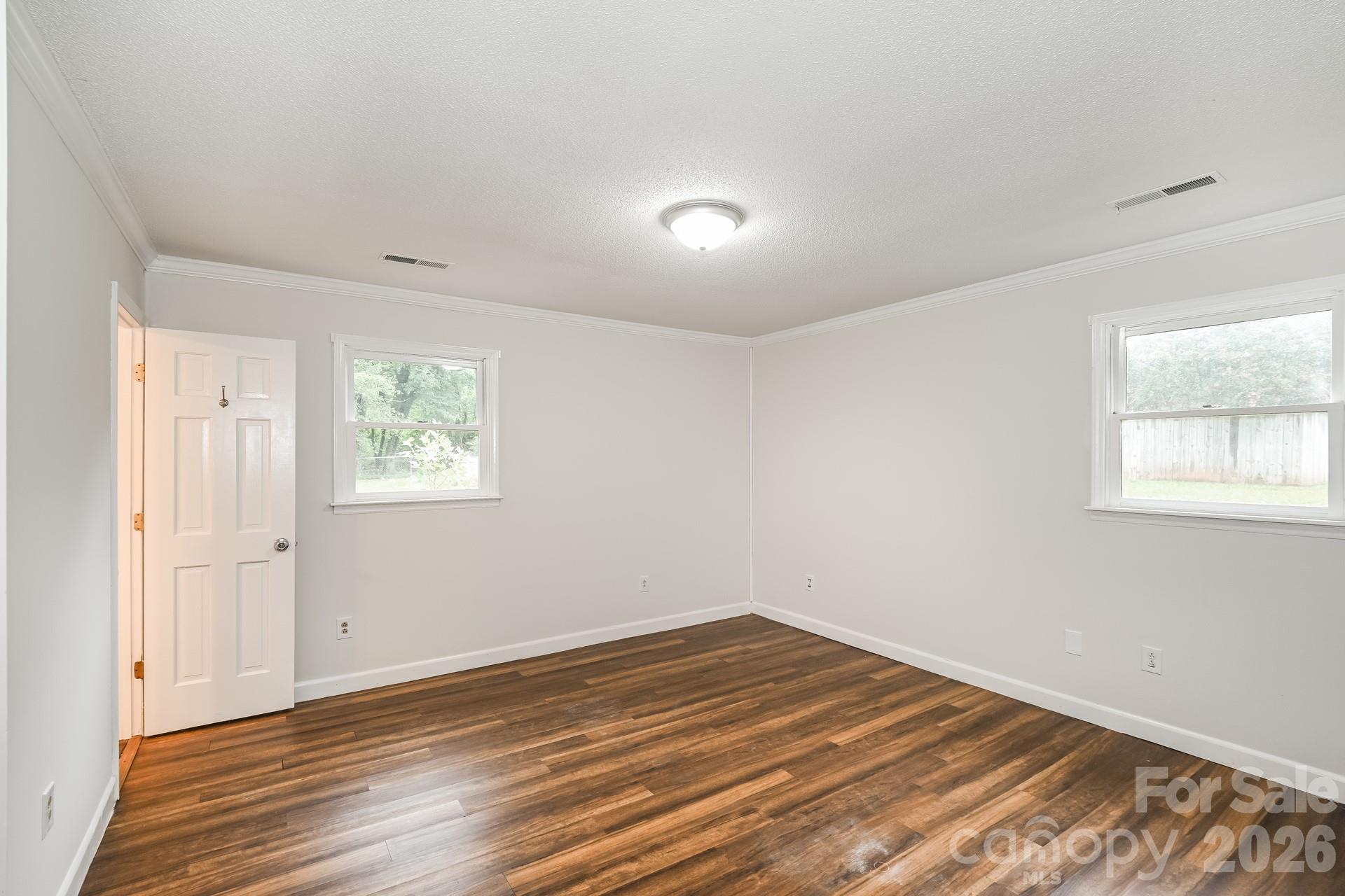 320 Aqua Drive Property Photo 4