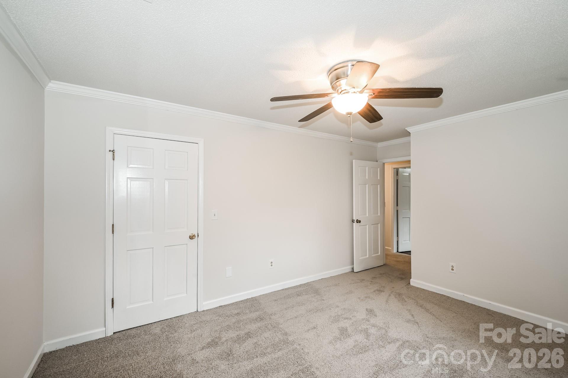 320 Aqua Drive Property Photo 10