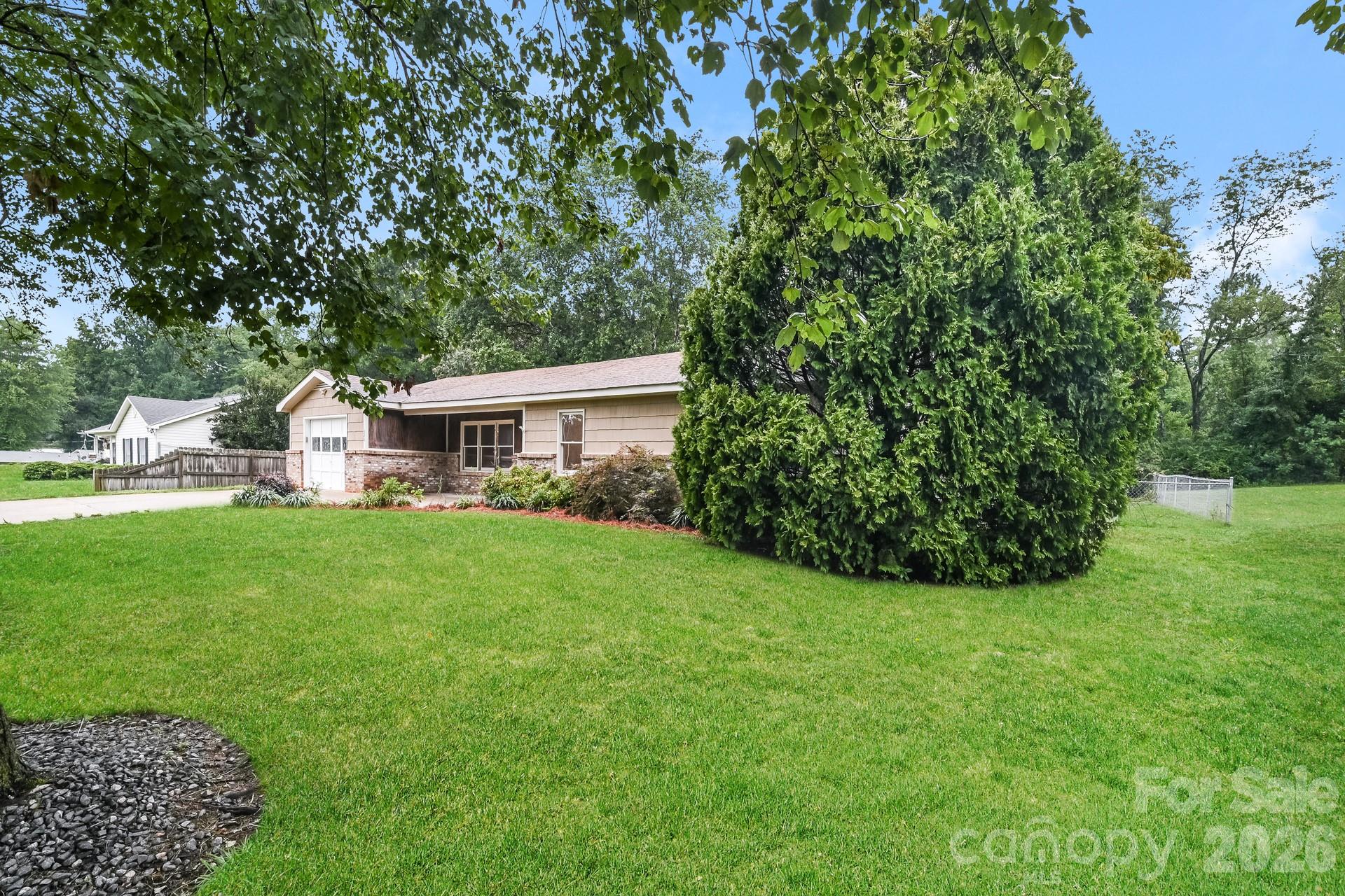 320 Aqua Drive Property Photo 18