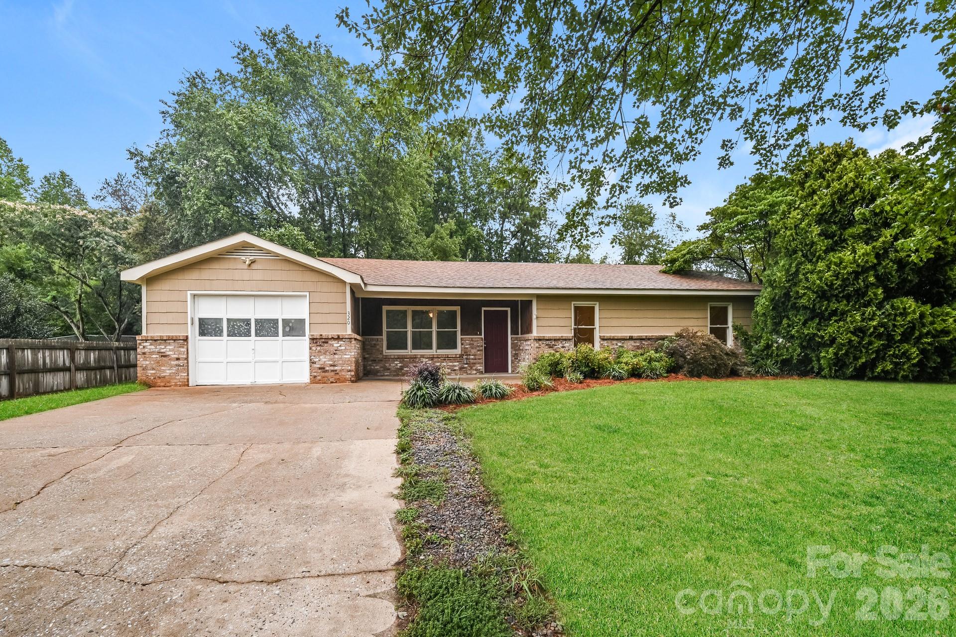 320 Aqua Drive Property Photo 20