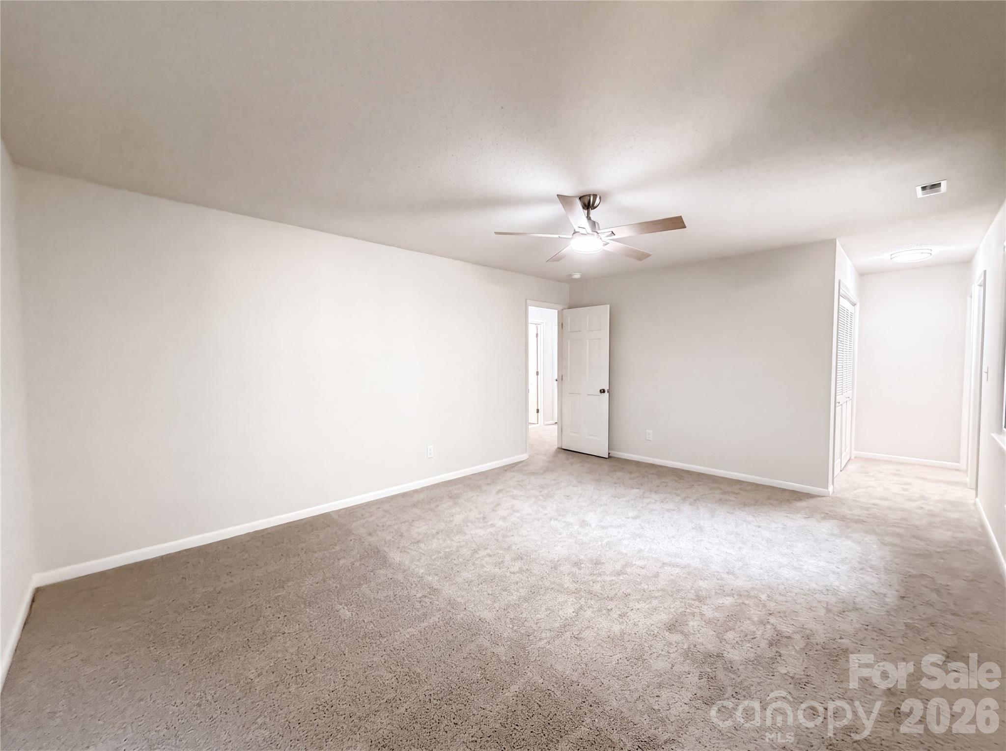 7210 Apple Creek Drive Property Photo 4