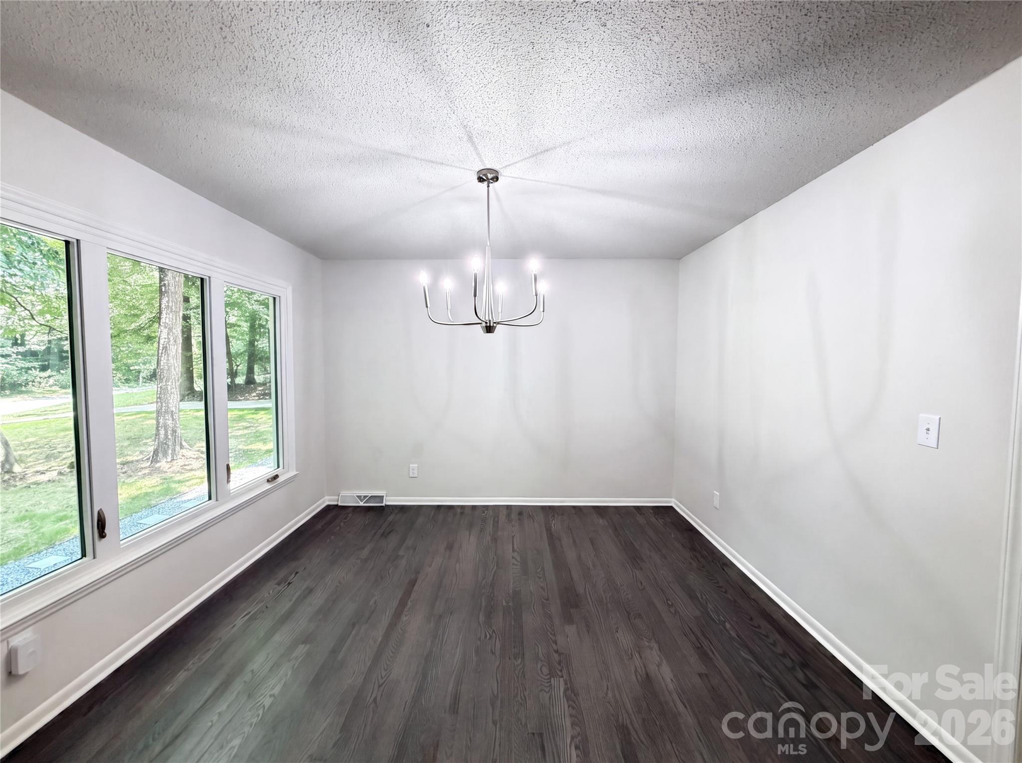 7210 Apple Creek Drive Property Photo 9