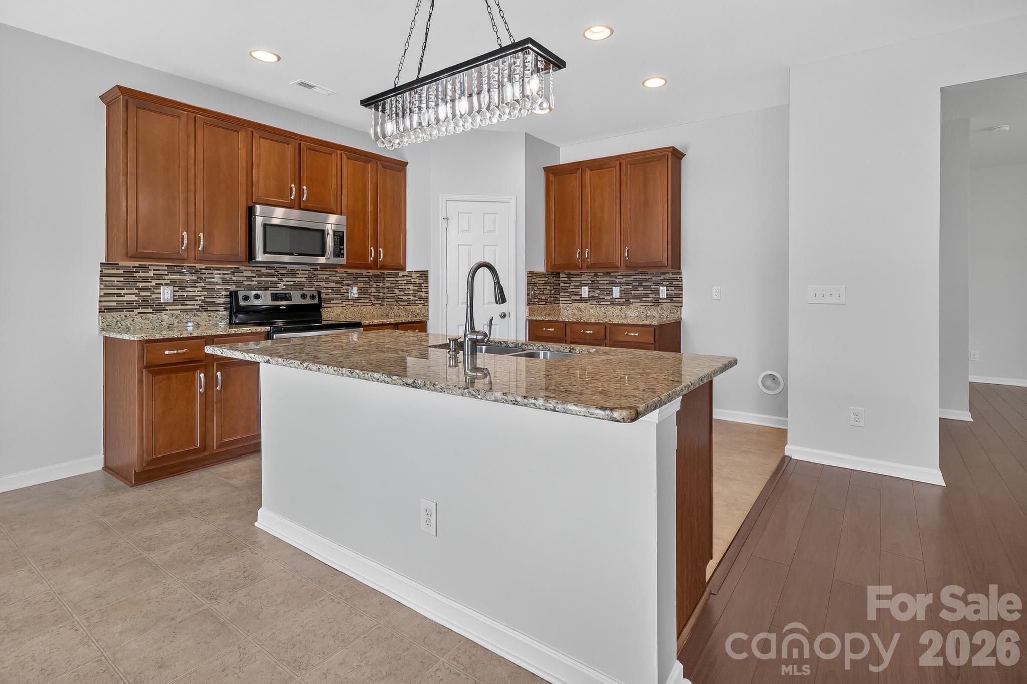 4006 Farm Pond Road Property Photo 7