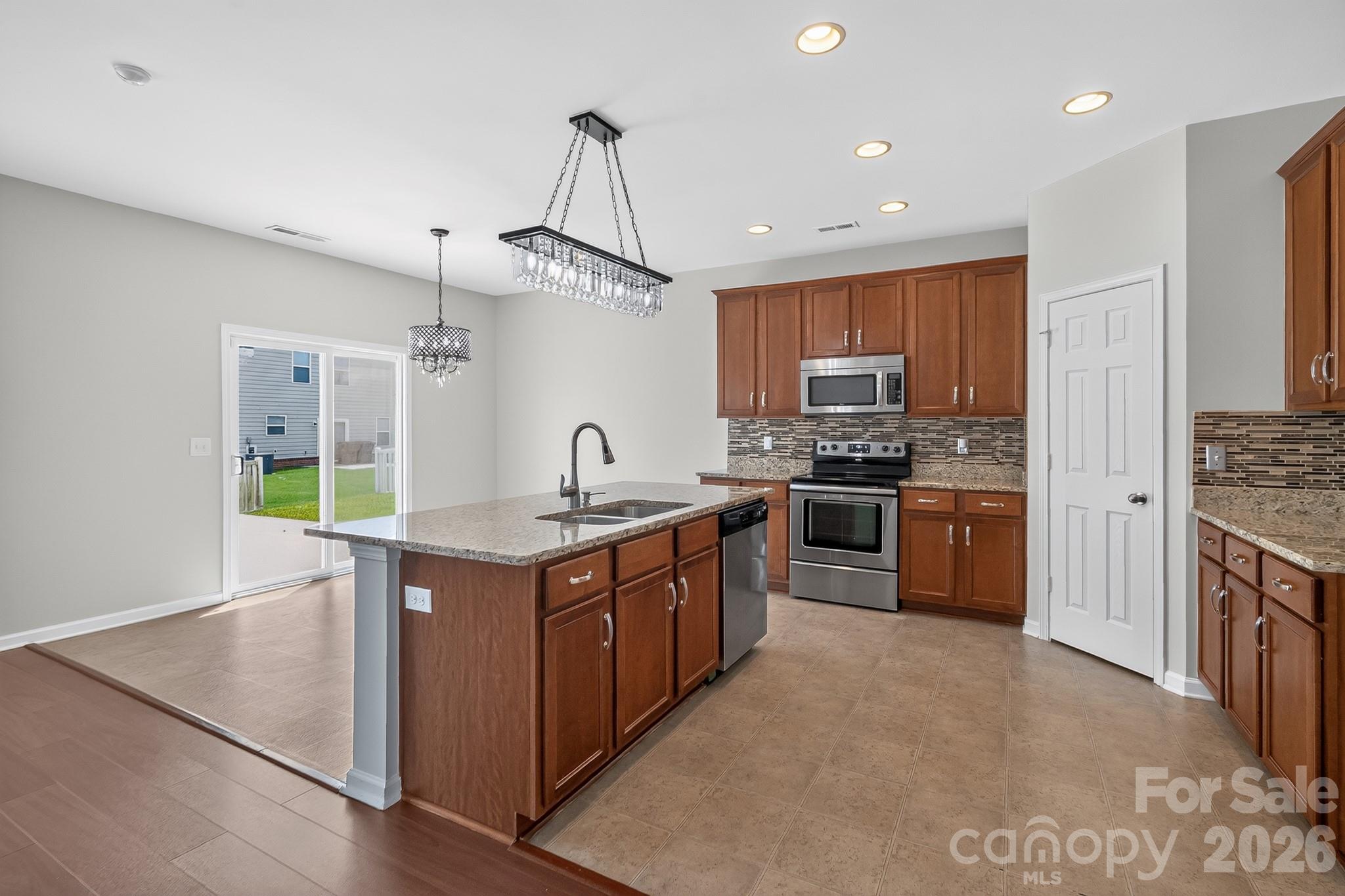 4006 Farm Pond Road Property Photo 9