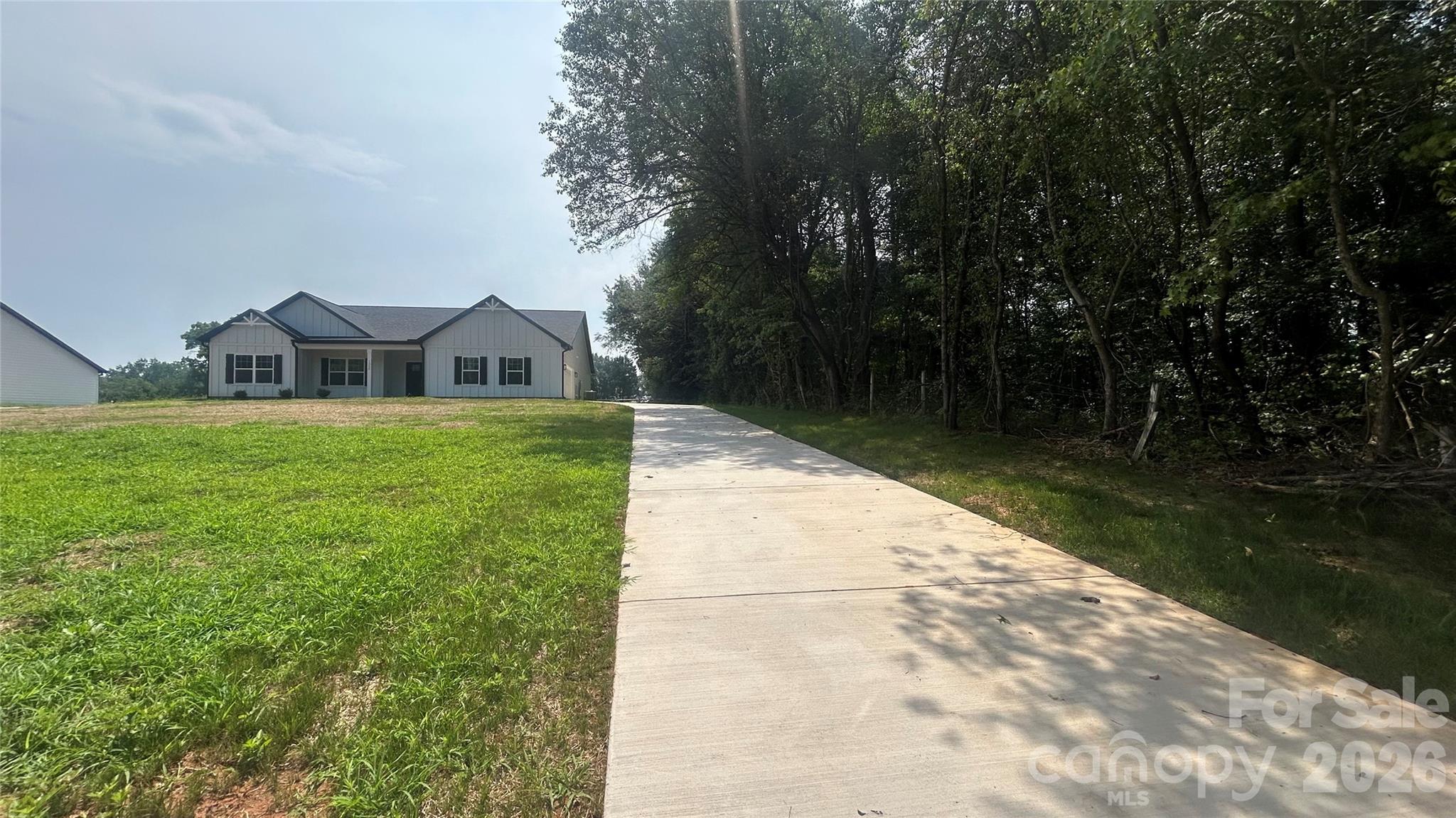 1355 Zeb Haynes Road Property Photo 2