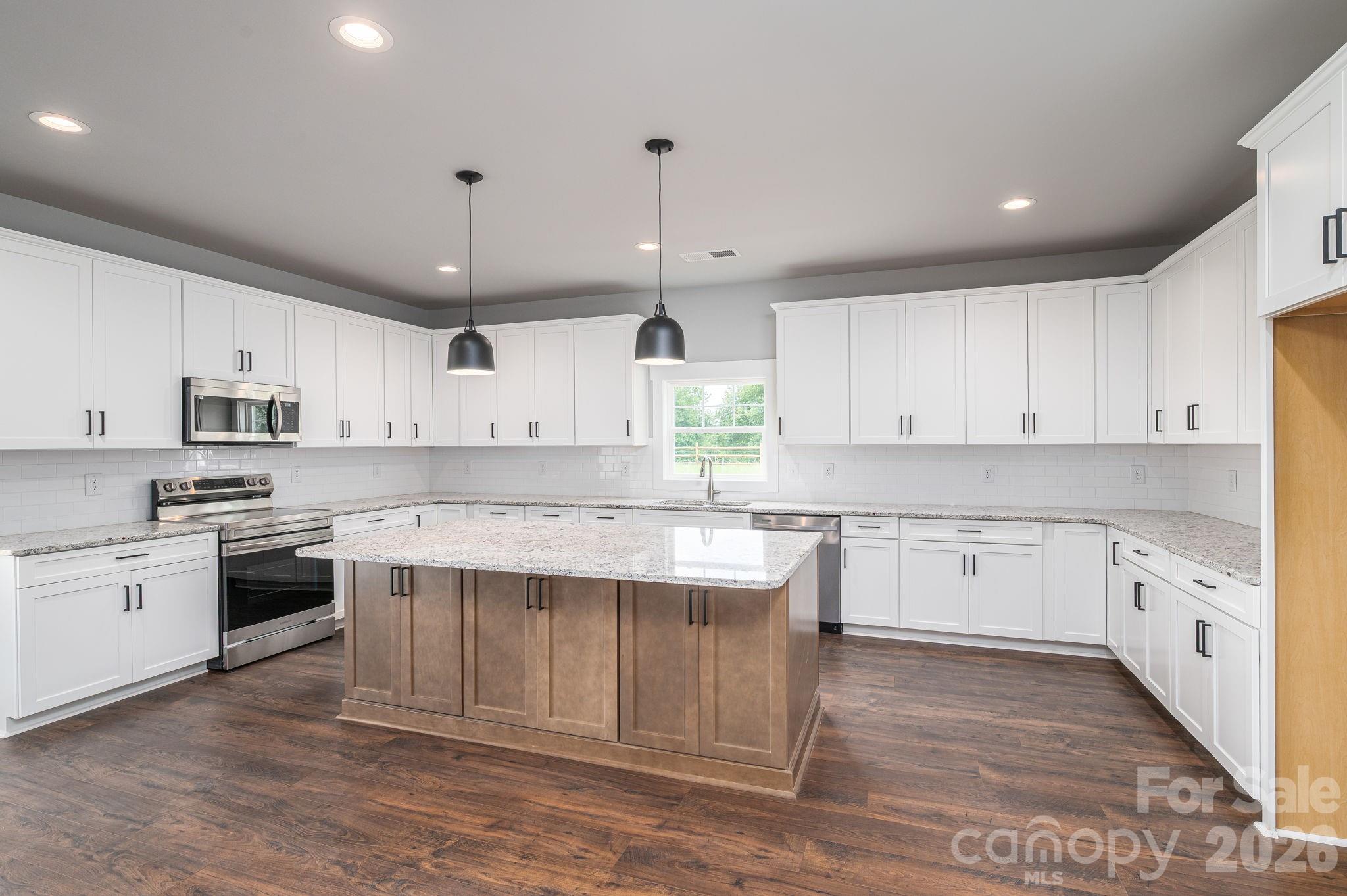 1355 Zeb Haynes Road Property Photo 6