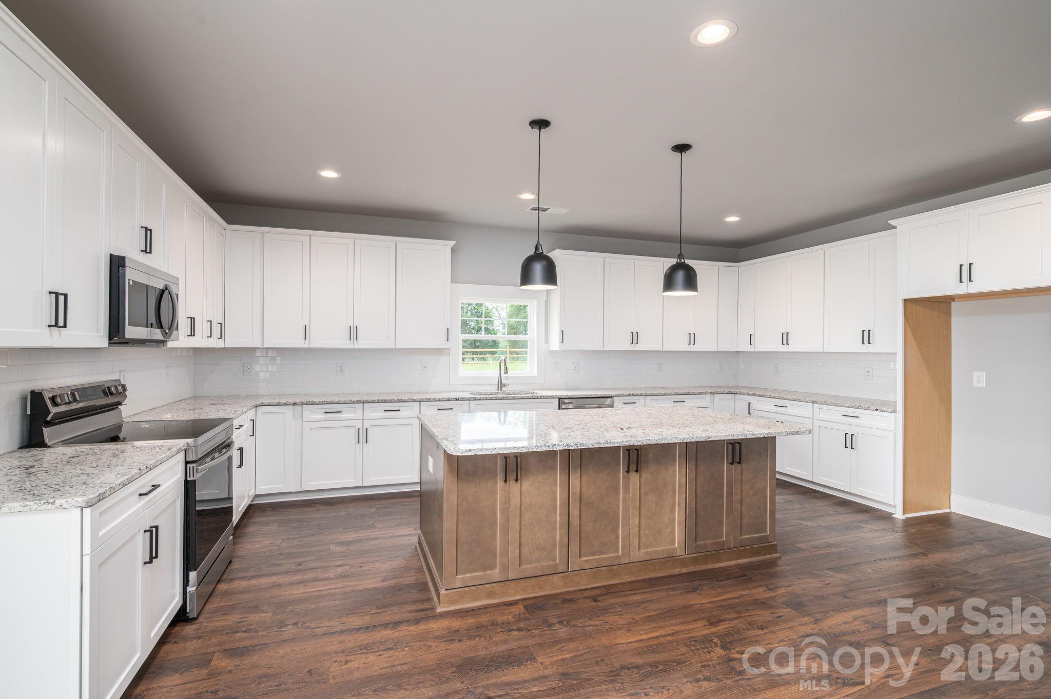 1355 Zeb Haynes Road Property Photo 7