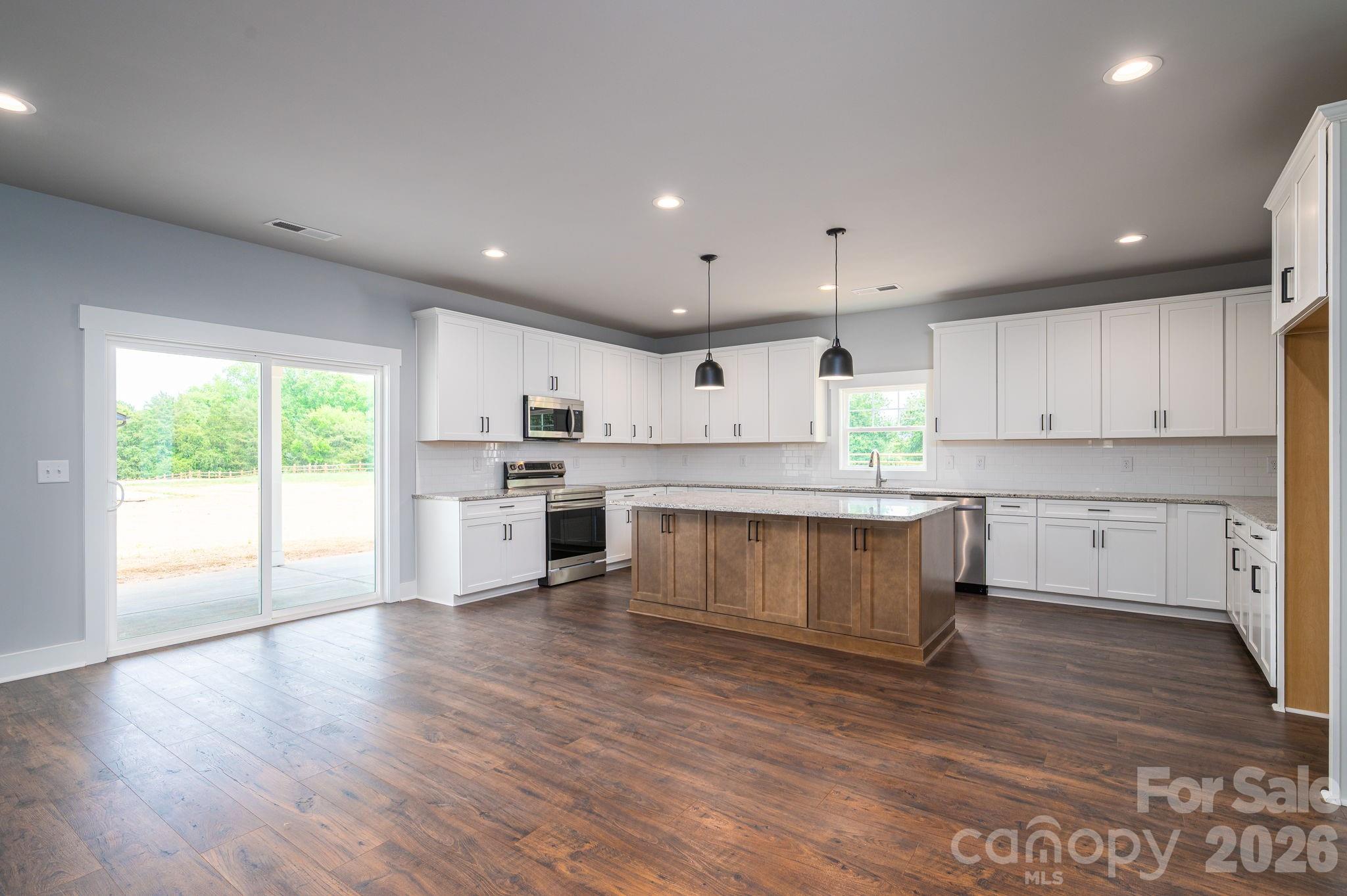 1355 Zeb Haynes Road Property Photo 9