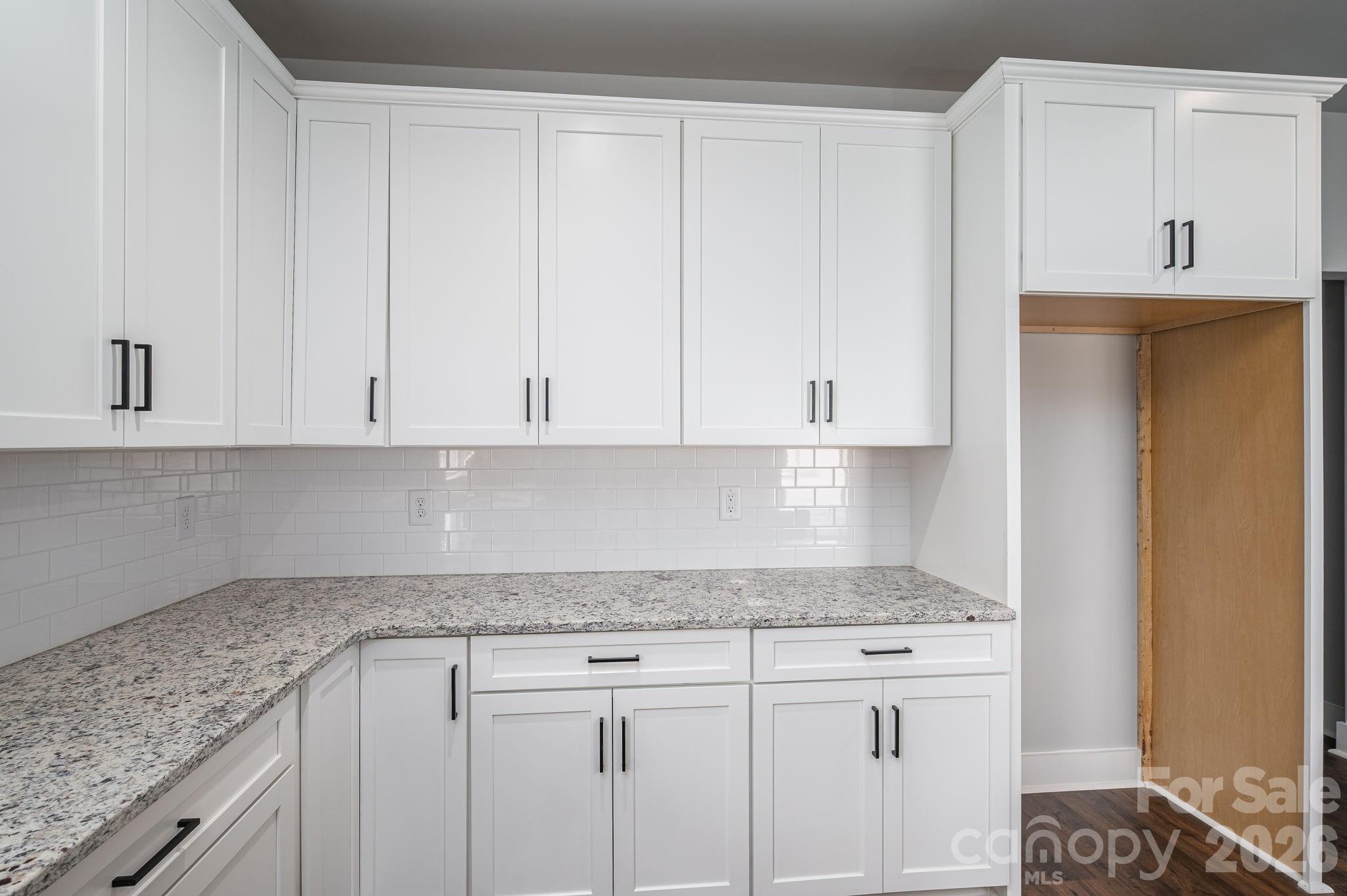1355 Zeb Haynes Road Property Photo 11