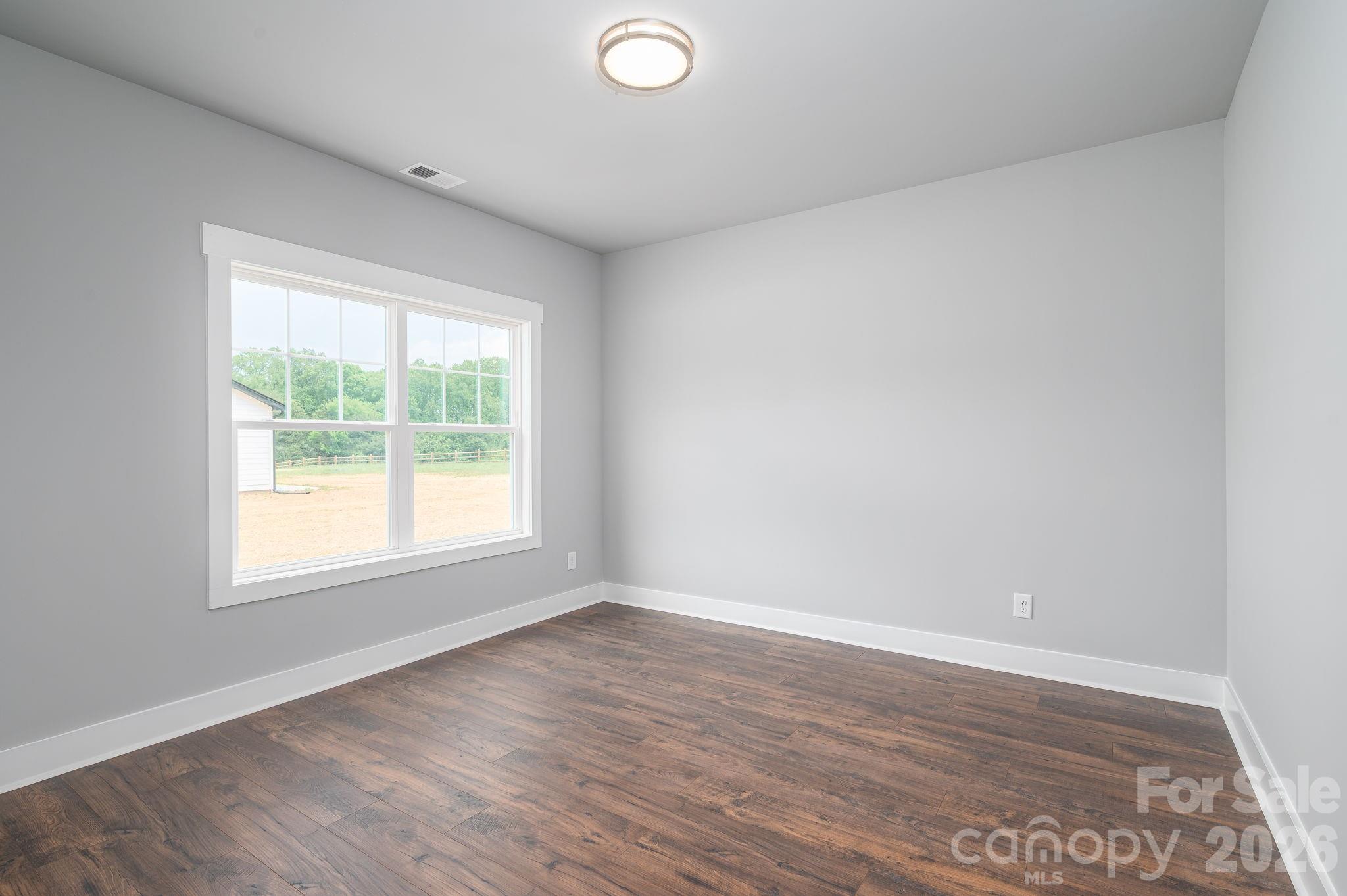 1355 Zeb Haynes Road Property Photo 17