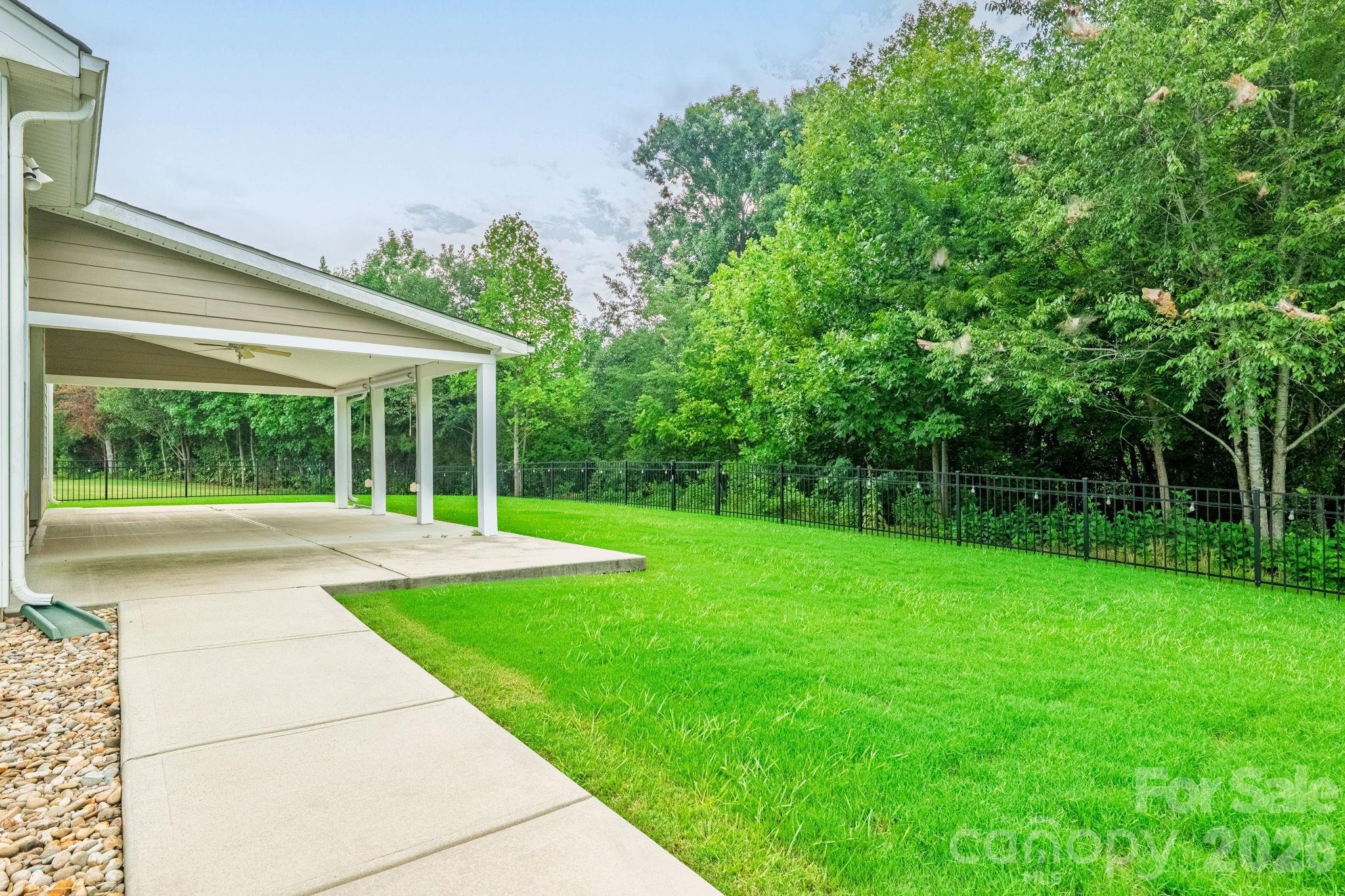 229 Hunters Hill Drive Property Photo 40