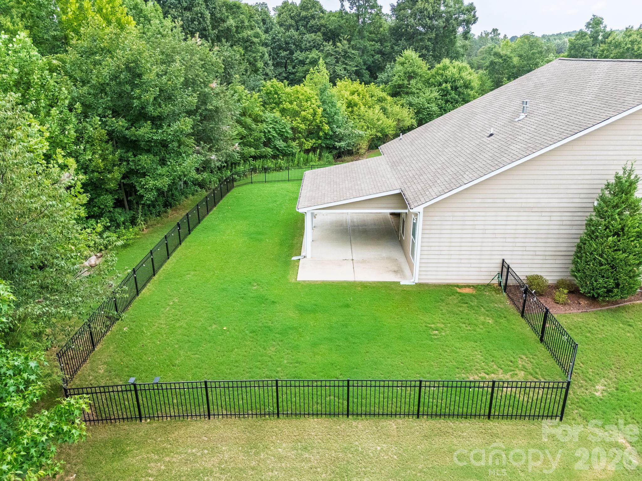 229 Hunters Hill Drive Property Photo 45