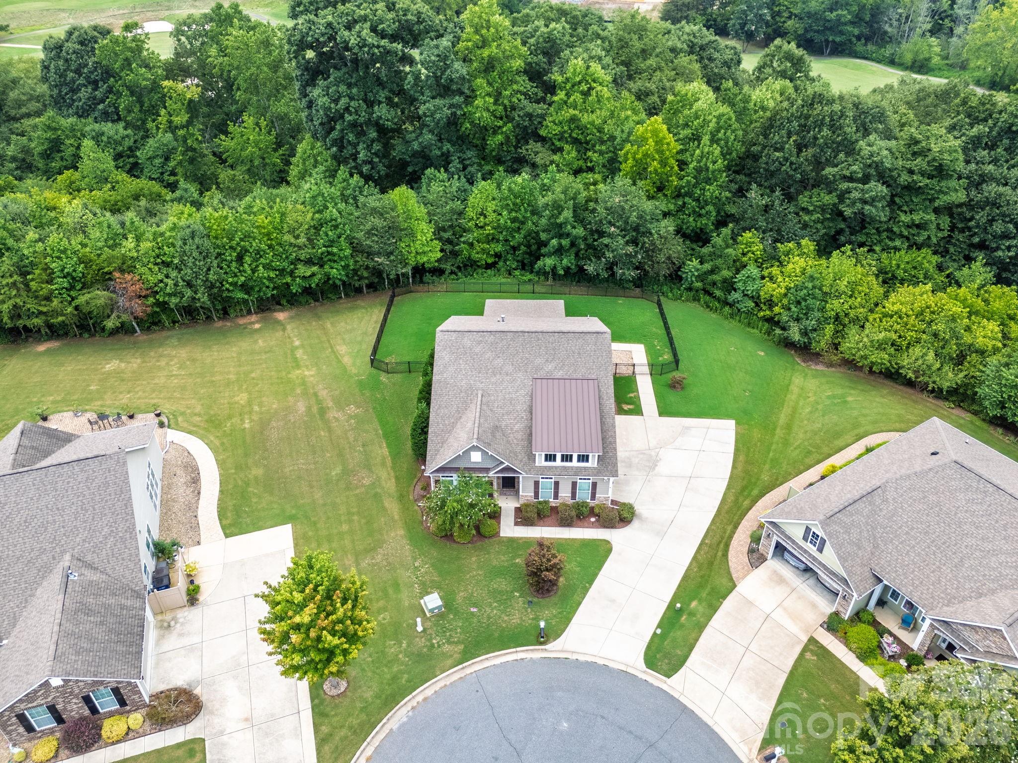 229 Hunters Hill Drive Property Photo 48