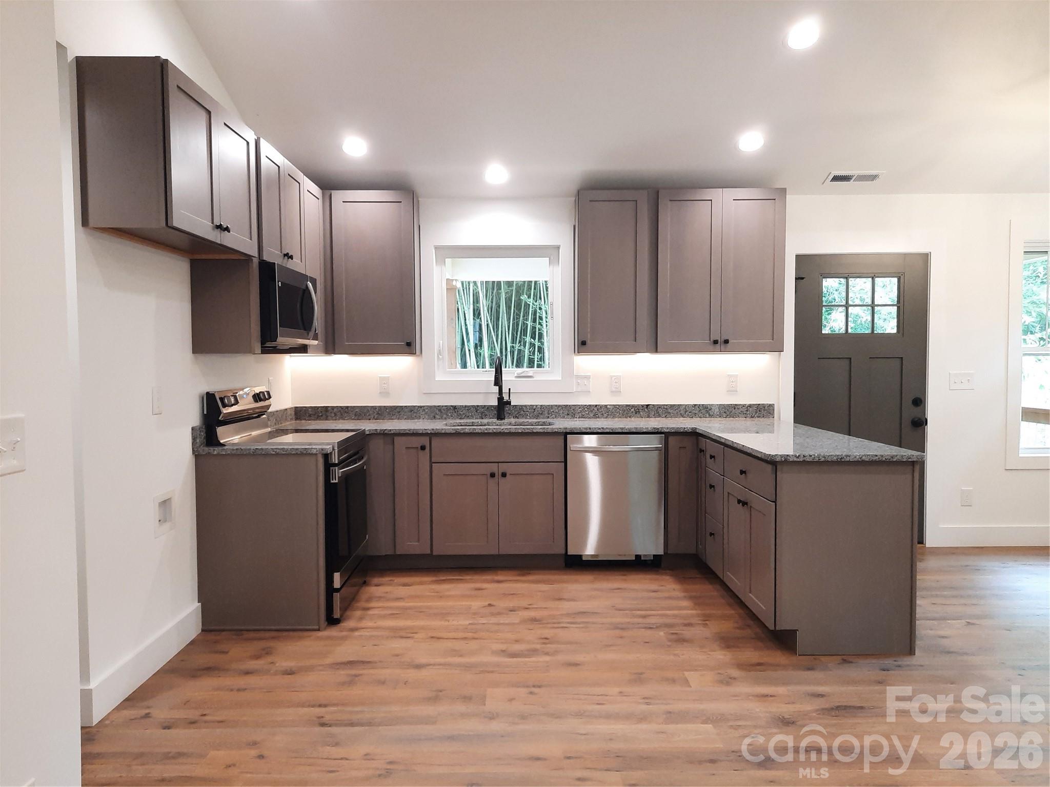 12 Overbrook Place Property Photo 10